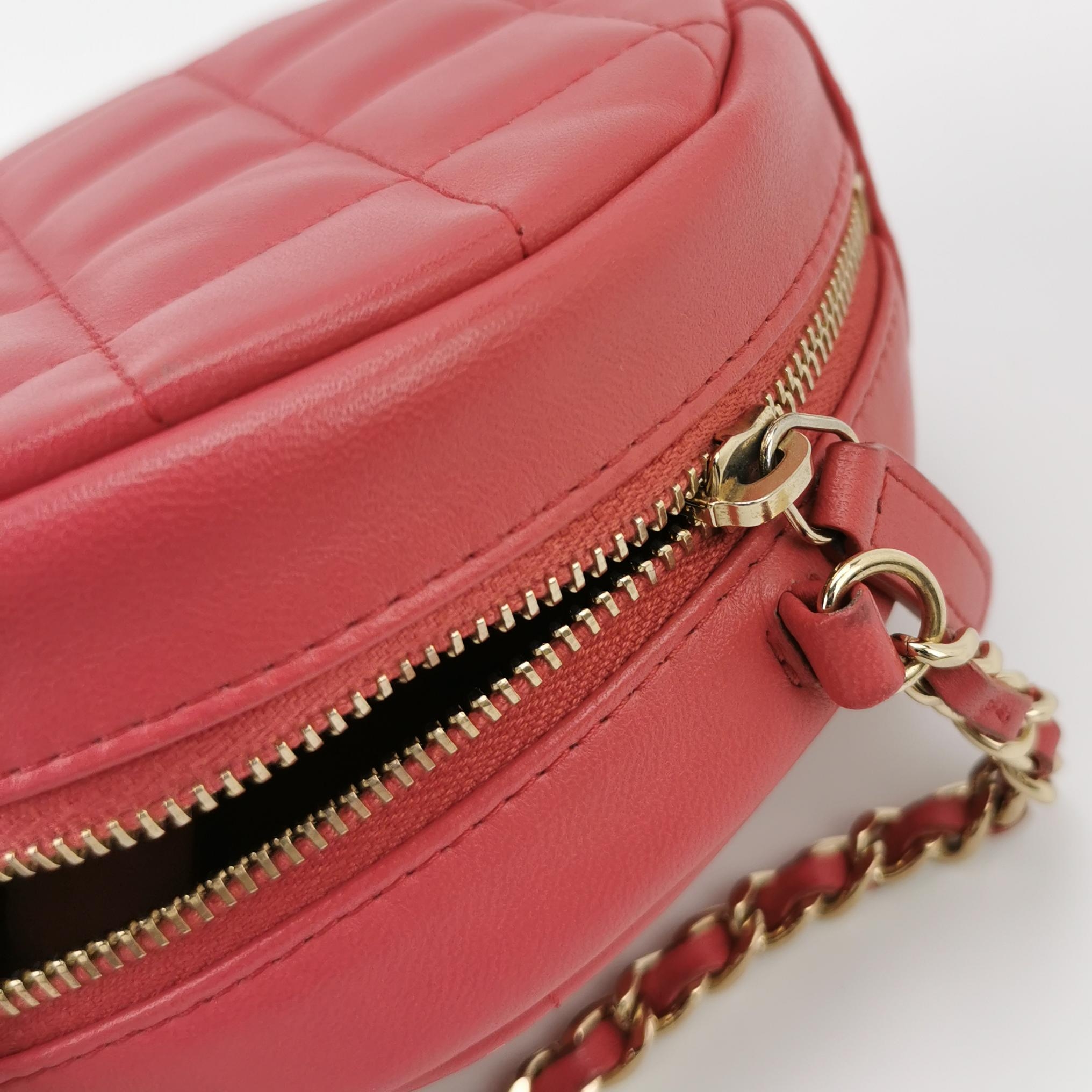 Chanel Round Clutch with Chain Quilted Caviar Mini — photo 8 of 10