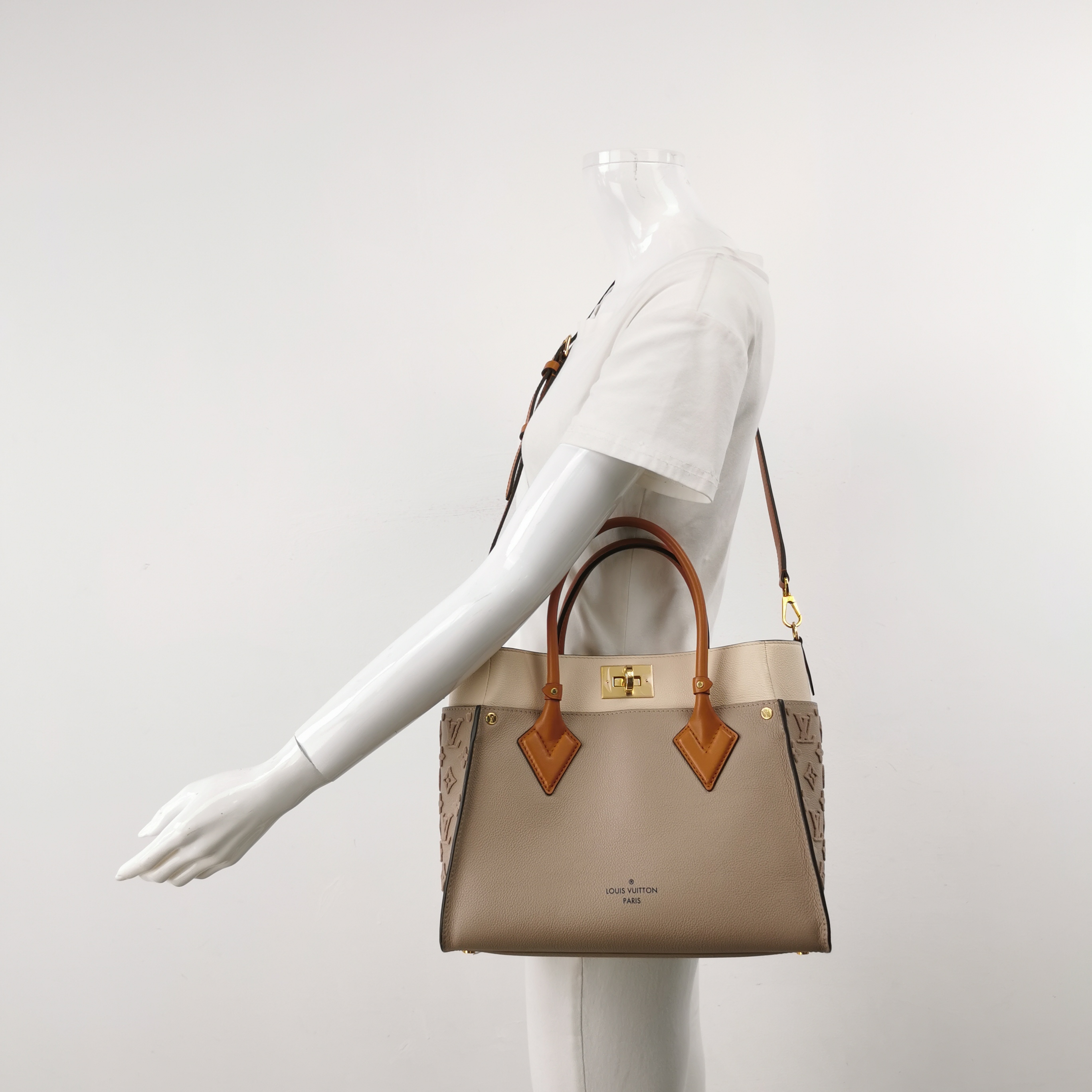 Louis Vuitton(LV) On My Side Tote Leather with Monogram Canvas MM — alternate view