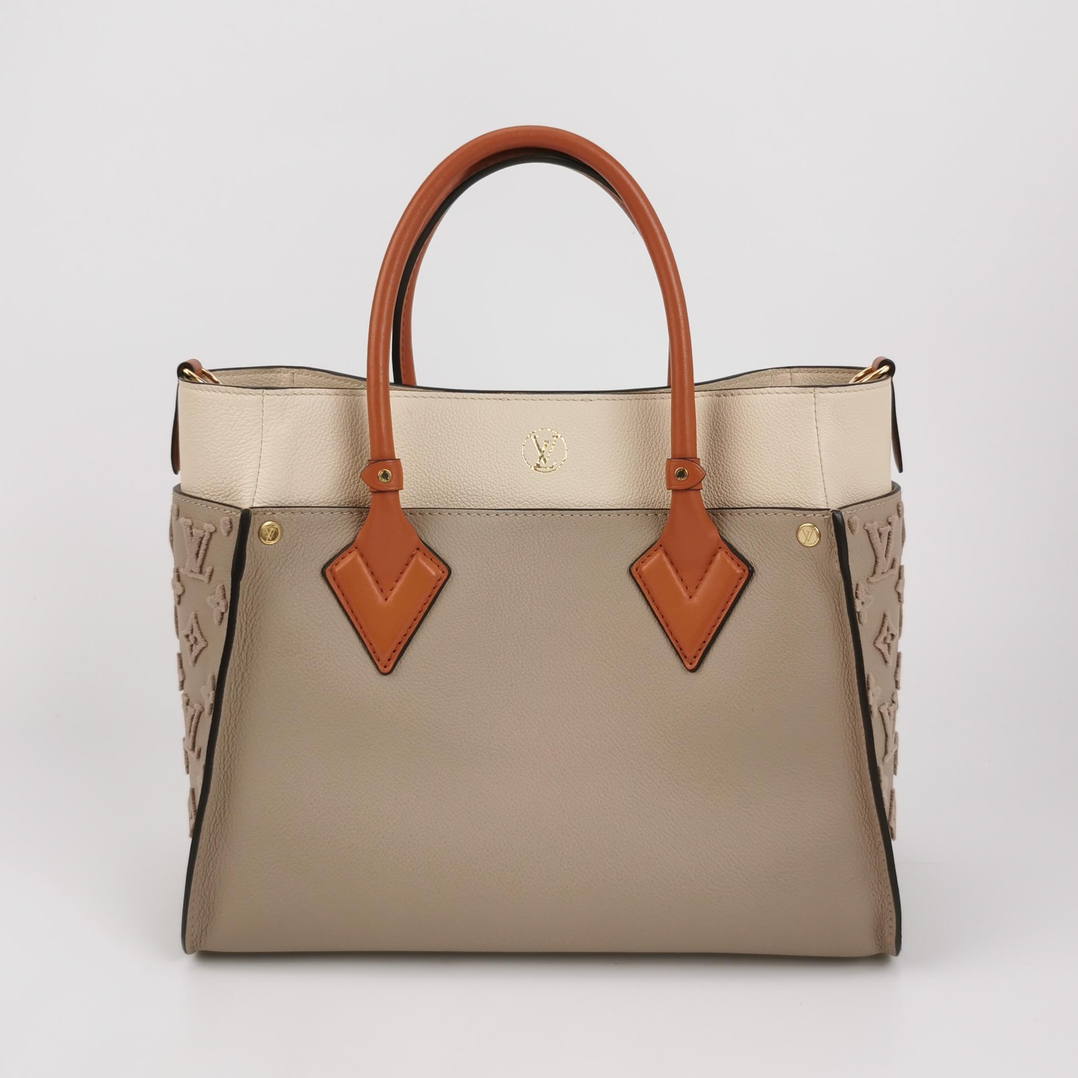 Louis Vuitton(LV) On My Side Tote Leather with Monogram Canvas MM — photo 5 of 13
