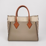 Louis Vuitton(LV) On My Side Tote Leather with Monogram Canvas MM — thumbnail 5