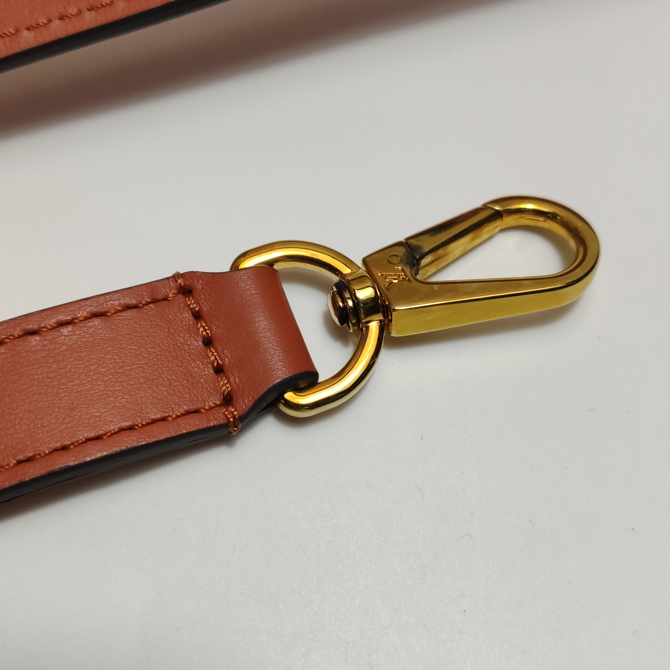 Louis Vuitton(LV) On My Side Tote Leather with Monogram Canvas MM — photo 13 of 13