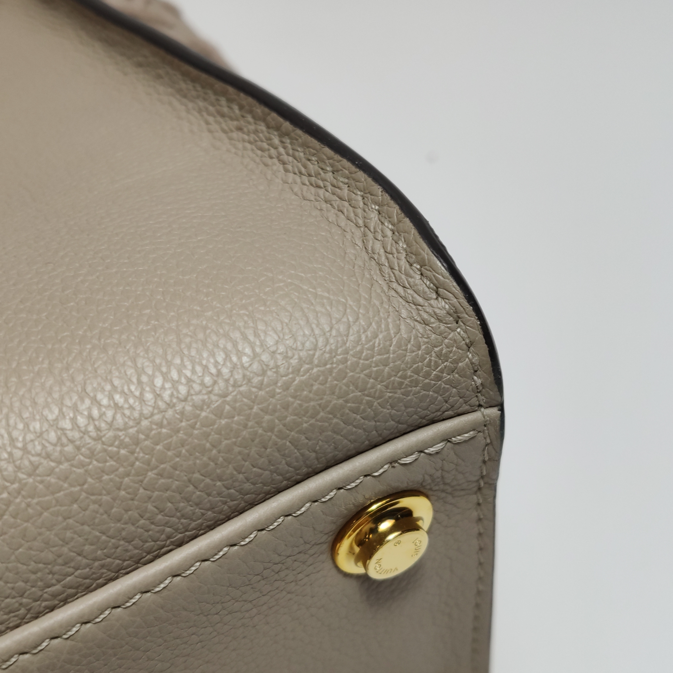Louis Vuitton(LV) On My Side Tote Leather with Monogram Canvas MM — photo 11 of 13