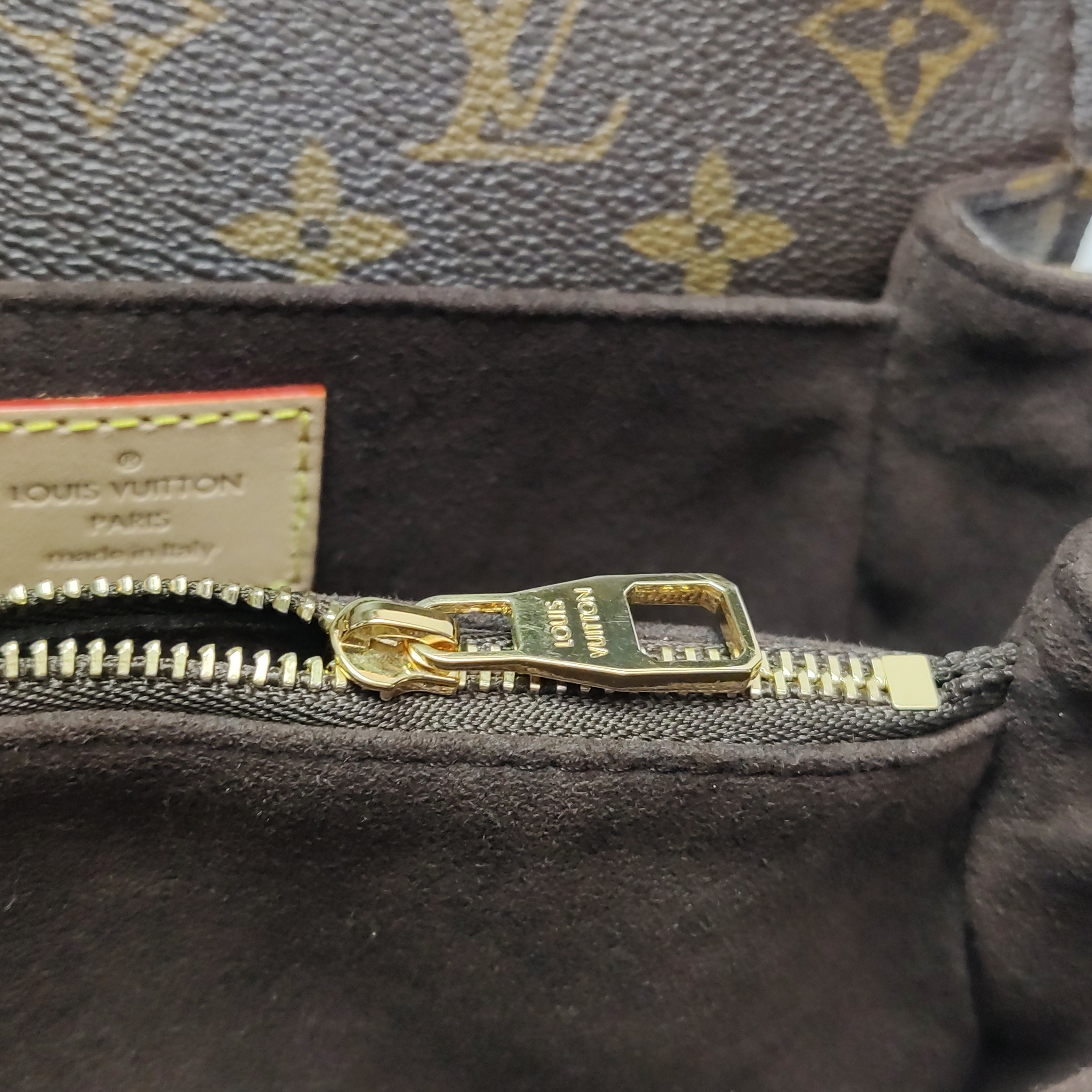 Louis Vuitton(LV) Pochette Metis Monogram Canvas East West — photo 11 of 13