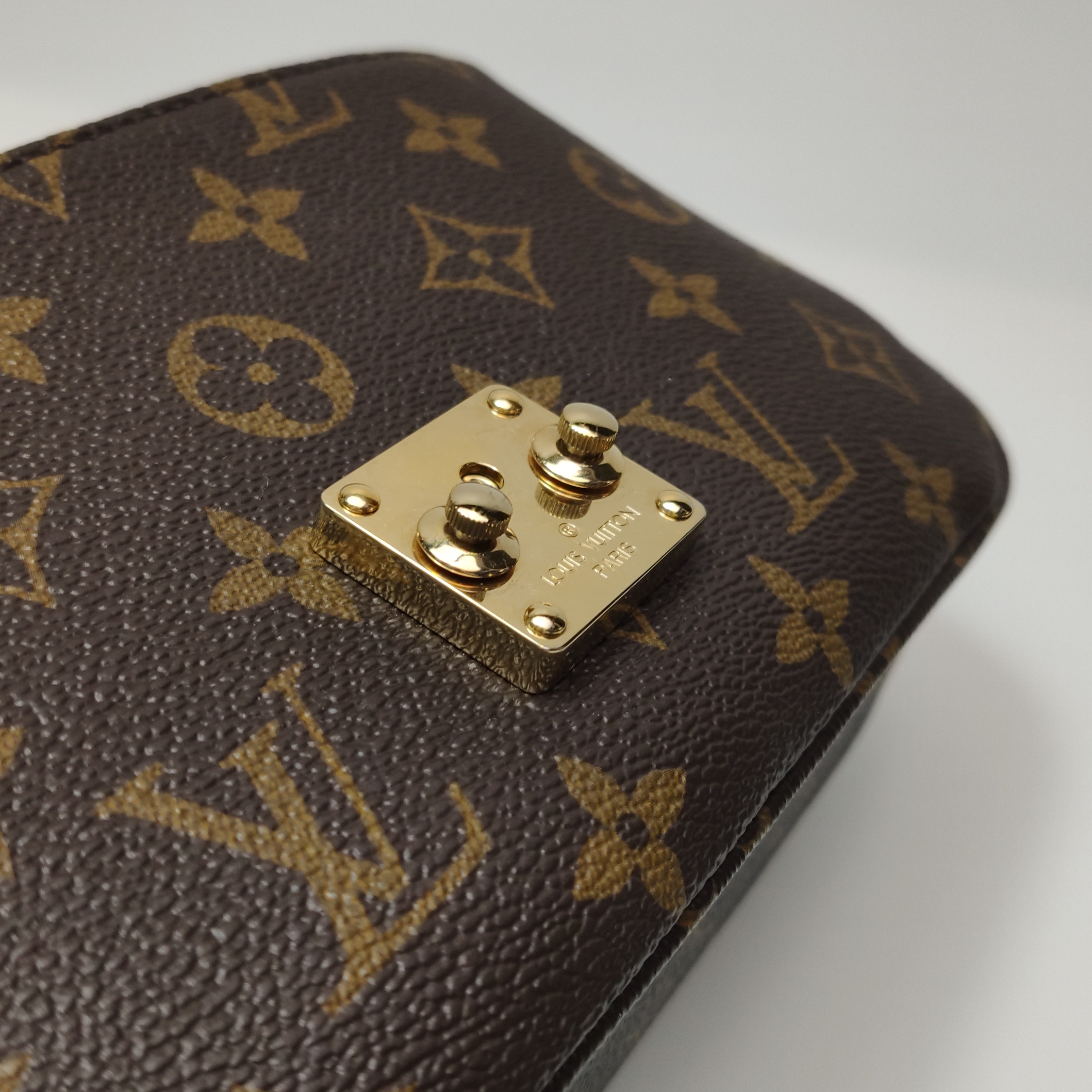 Louis Vuitton(LV) Pochette Metis Monogram Canvas East West — photo 8 of 13