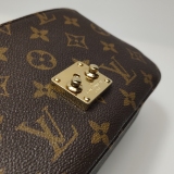Louis Vuitton(LV) Pochette Metis Monogram Canvas East West — thumbnail 8
