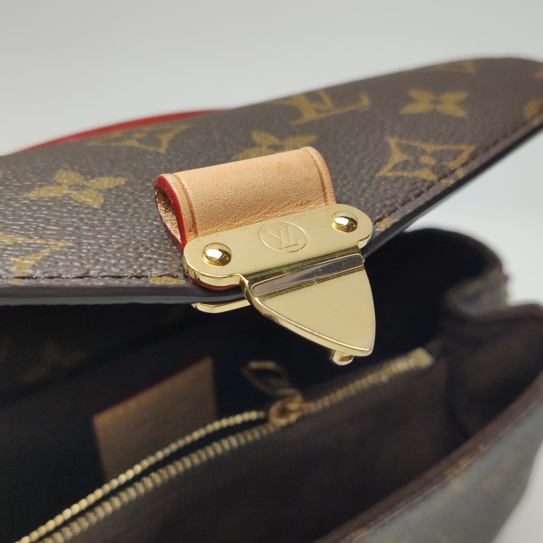 Louis Vuitton(LV) Pochette Metis Monogram Canvas East West — photo 10 of 13