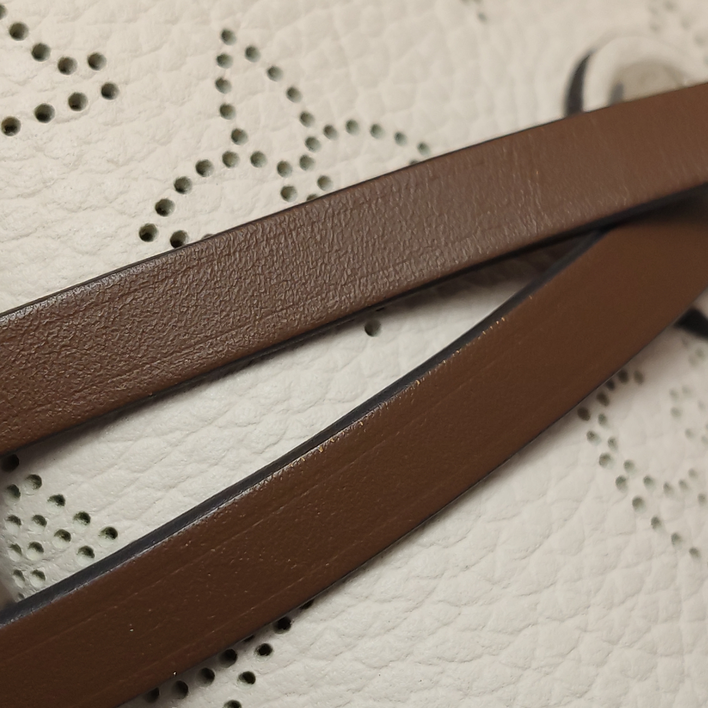 Louis Vuitton(LV) Muria Bucket Bag Mahina Leather — photo 11 of 15