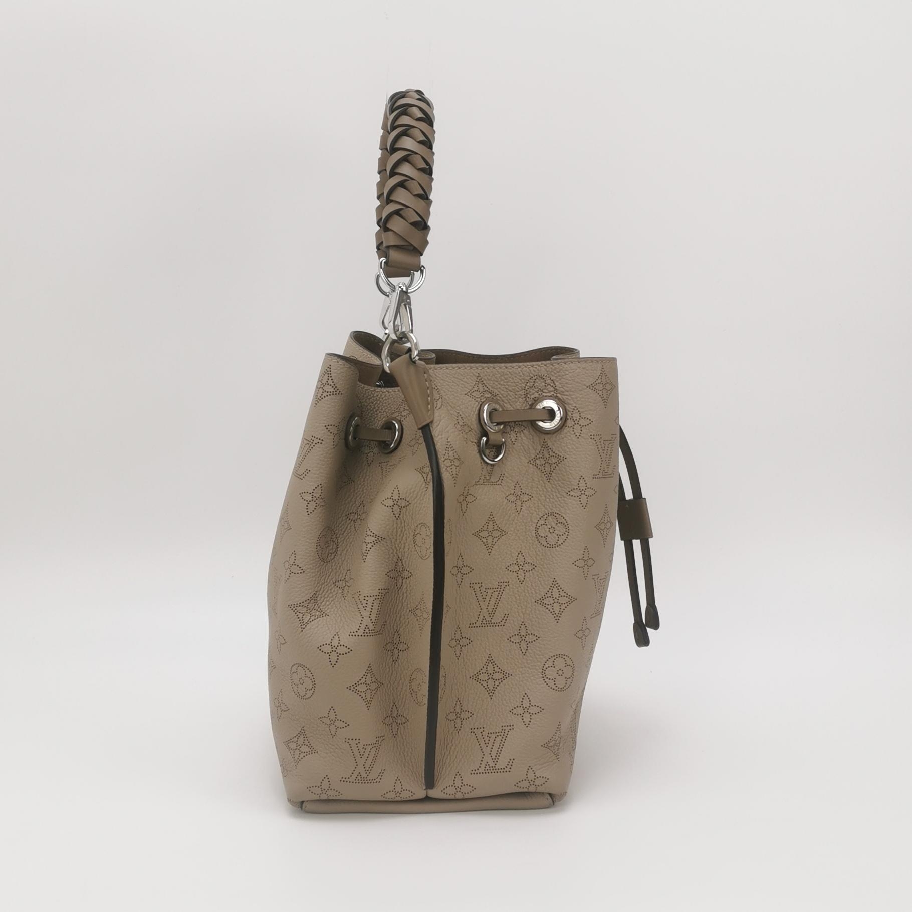 Louis Vuitton(LV) Muria Bucket Bag Mahina Leather — photo 4 of 17