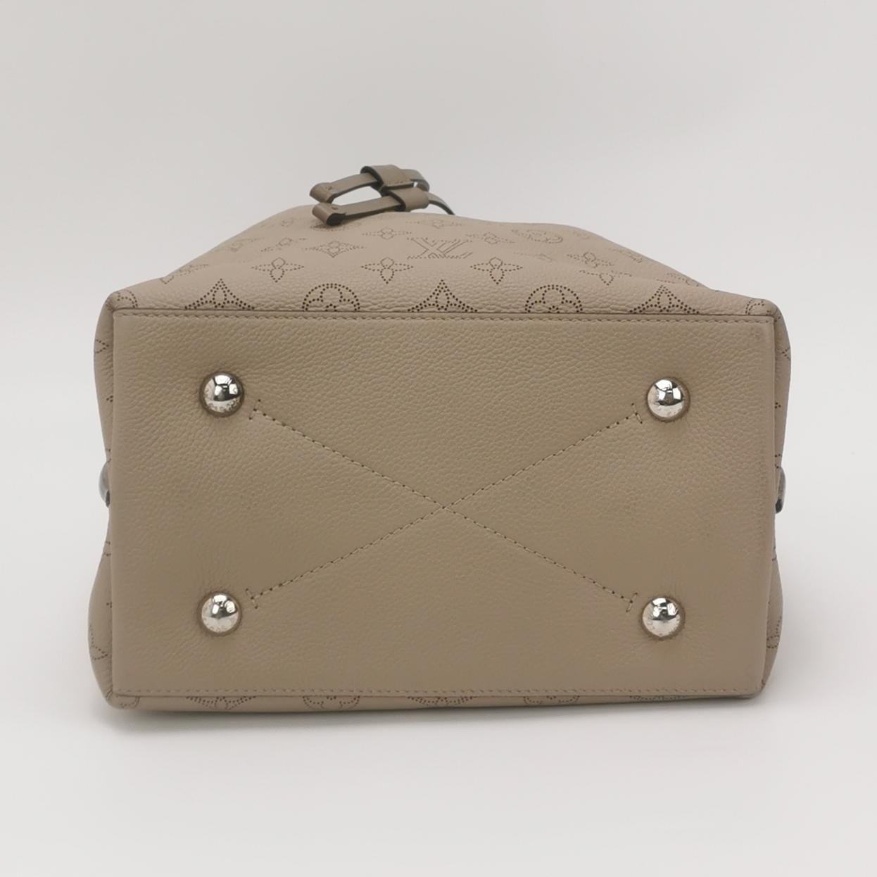 Louis Vuitton(LV) Muria Bucket Bag Mahina Leather — photo 6 of 17