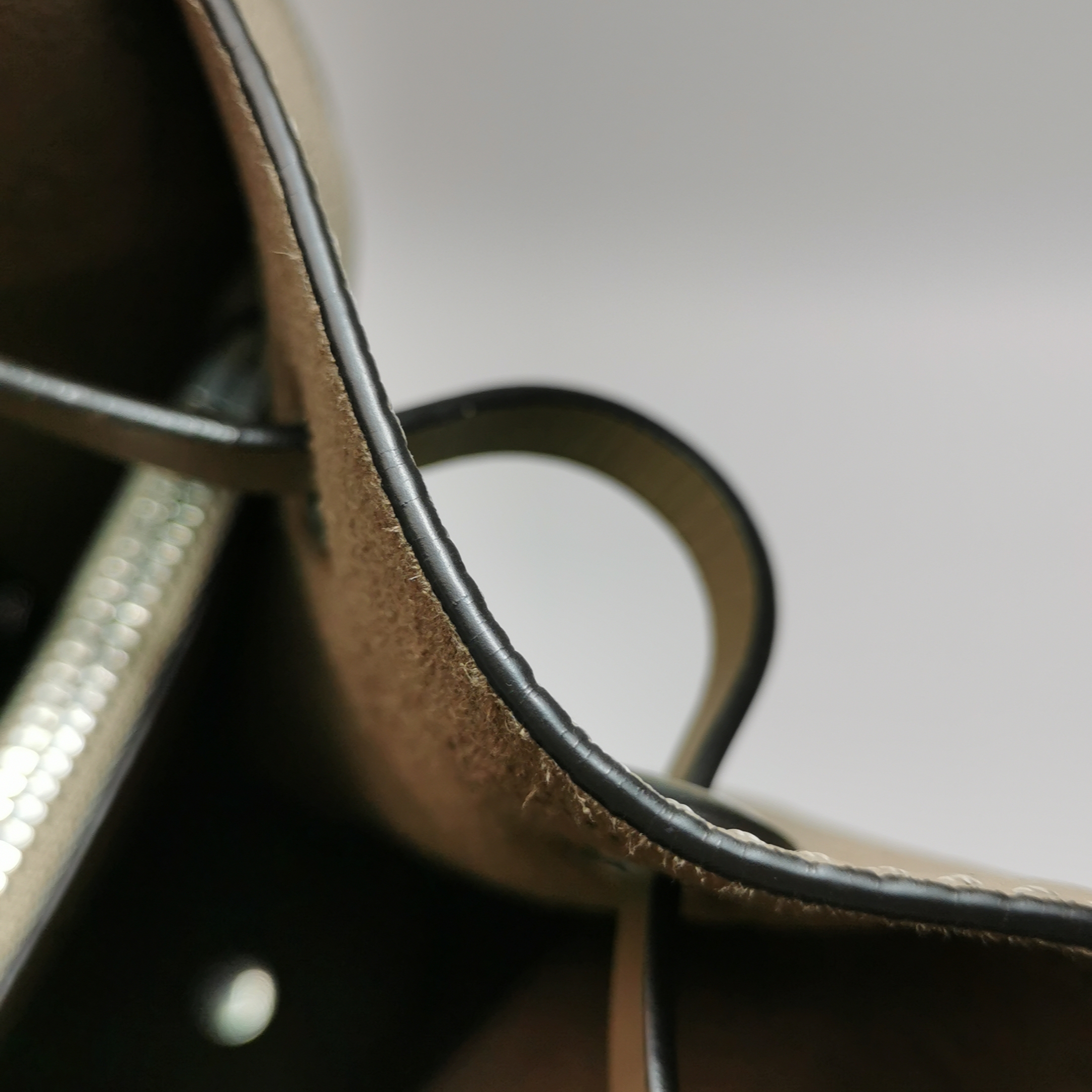 Louis Vuitton(LV) Muria Bucket Bag Mahina Leather — photo 14 of 17