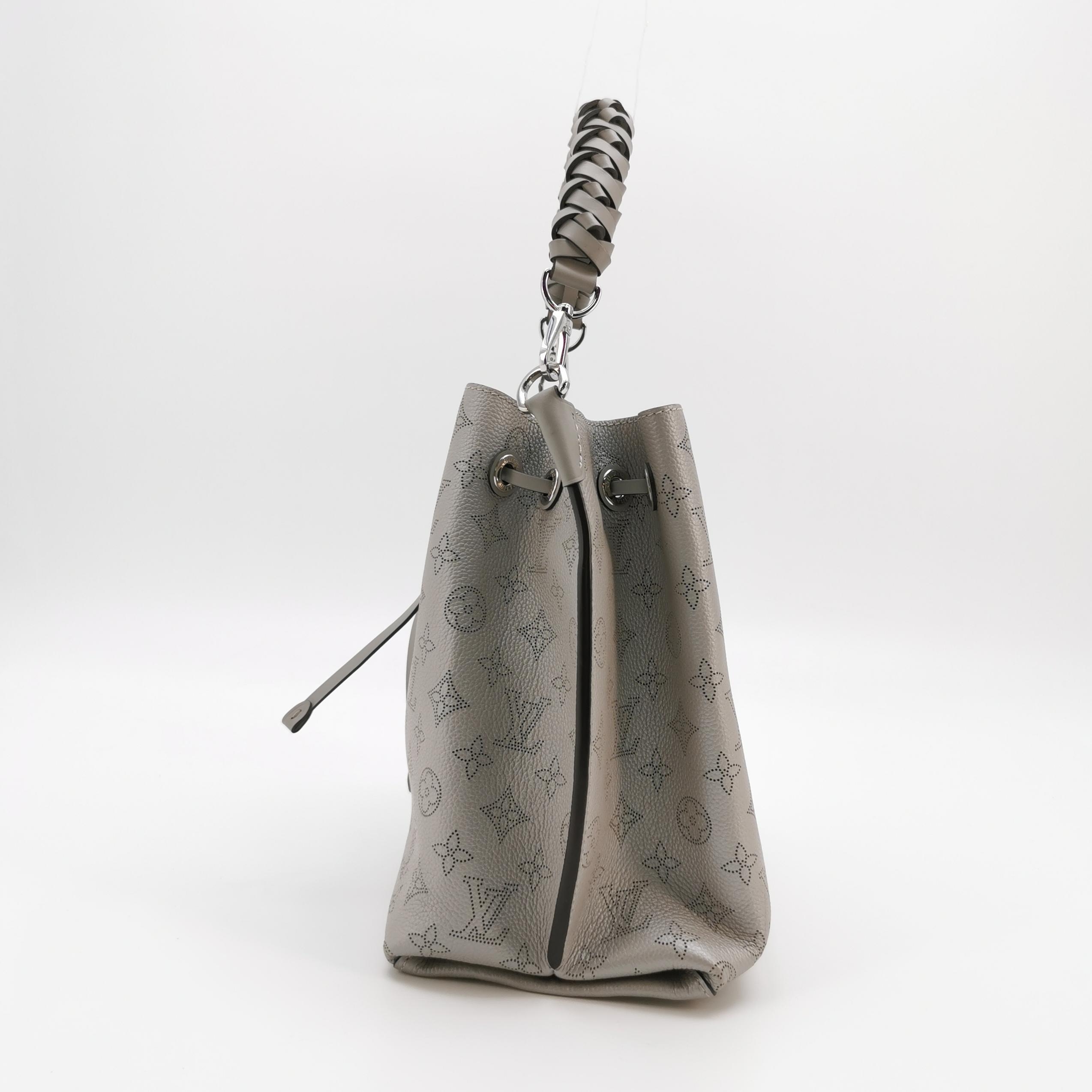 Louis Vuitton(LV) Muria Bucket Bag Mahina Leather — photo 4 of 13