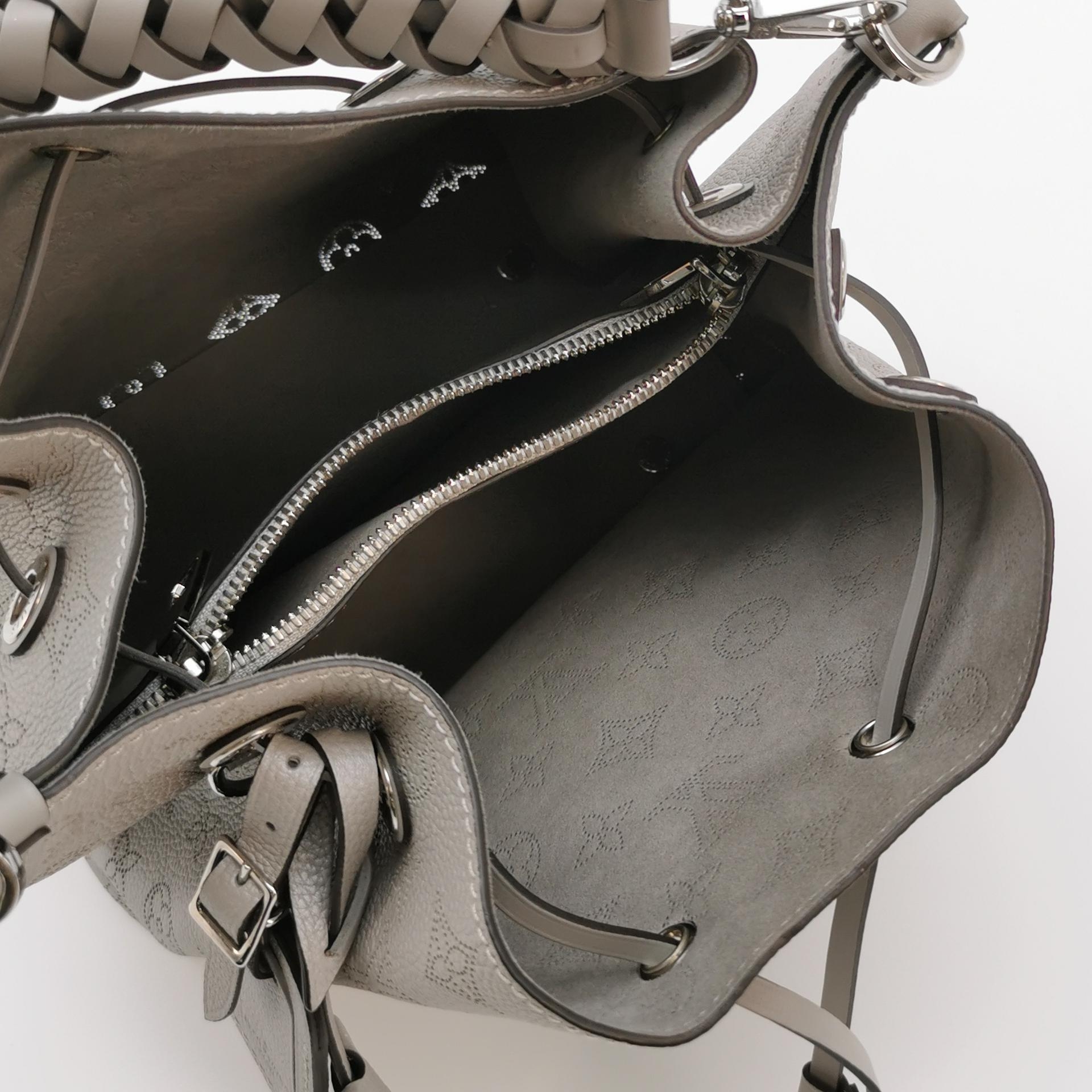 Louis Vuitton(LV) Muria Bucket Bag Mahina Leather — photo 8 of 13
