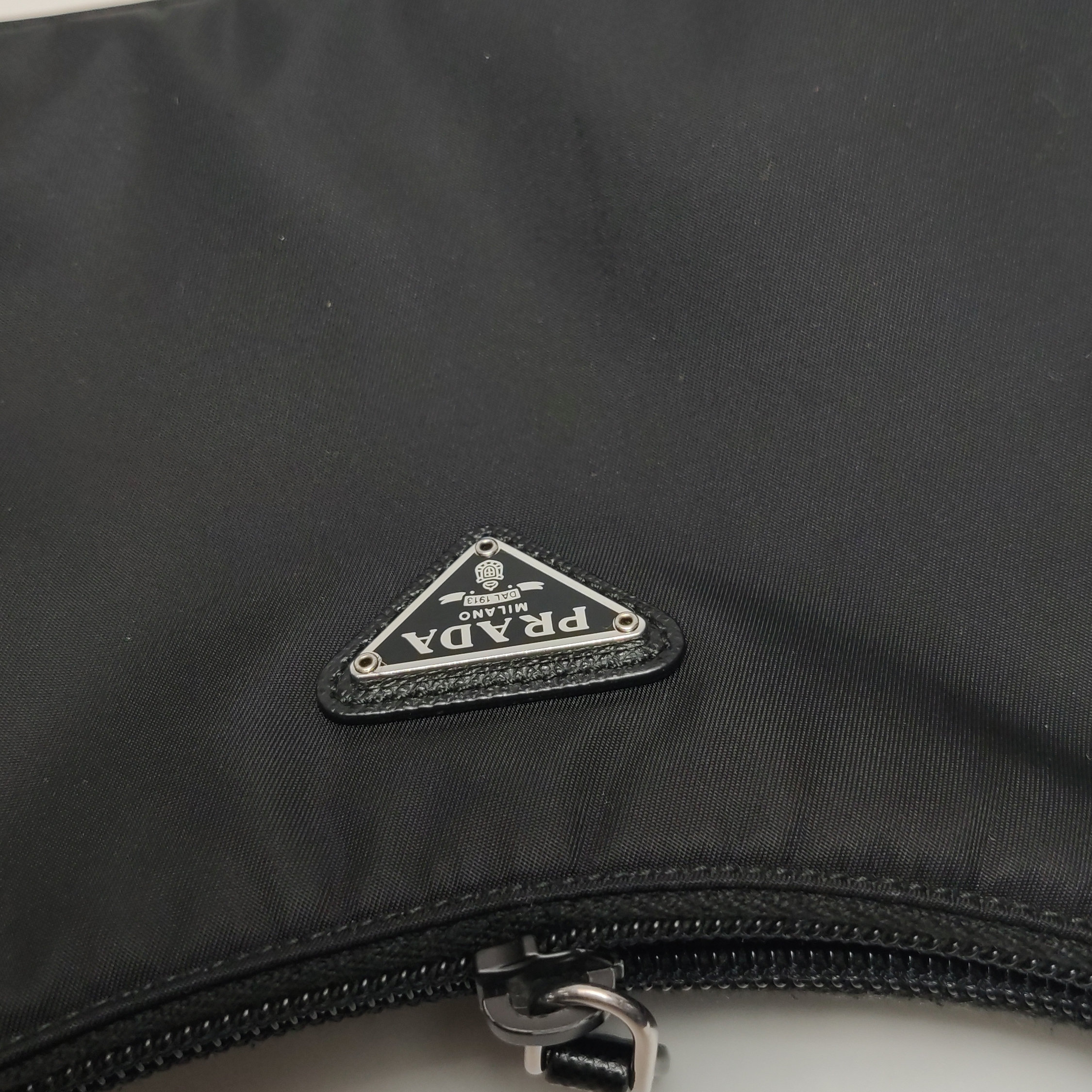 Prada Re-Edition 2000 Hobo Tessuto Mini — photo 7 of 12