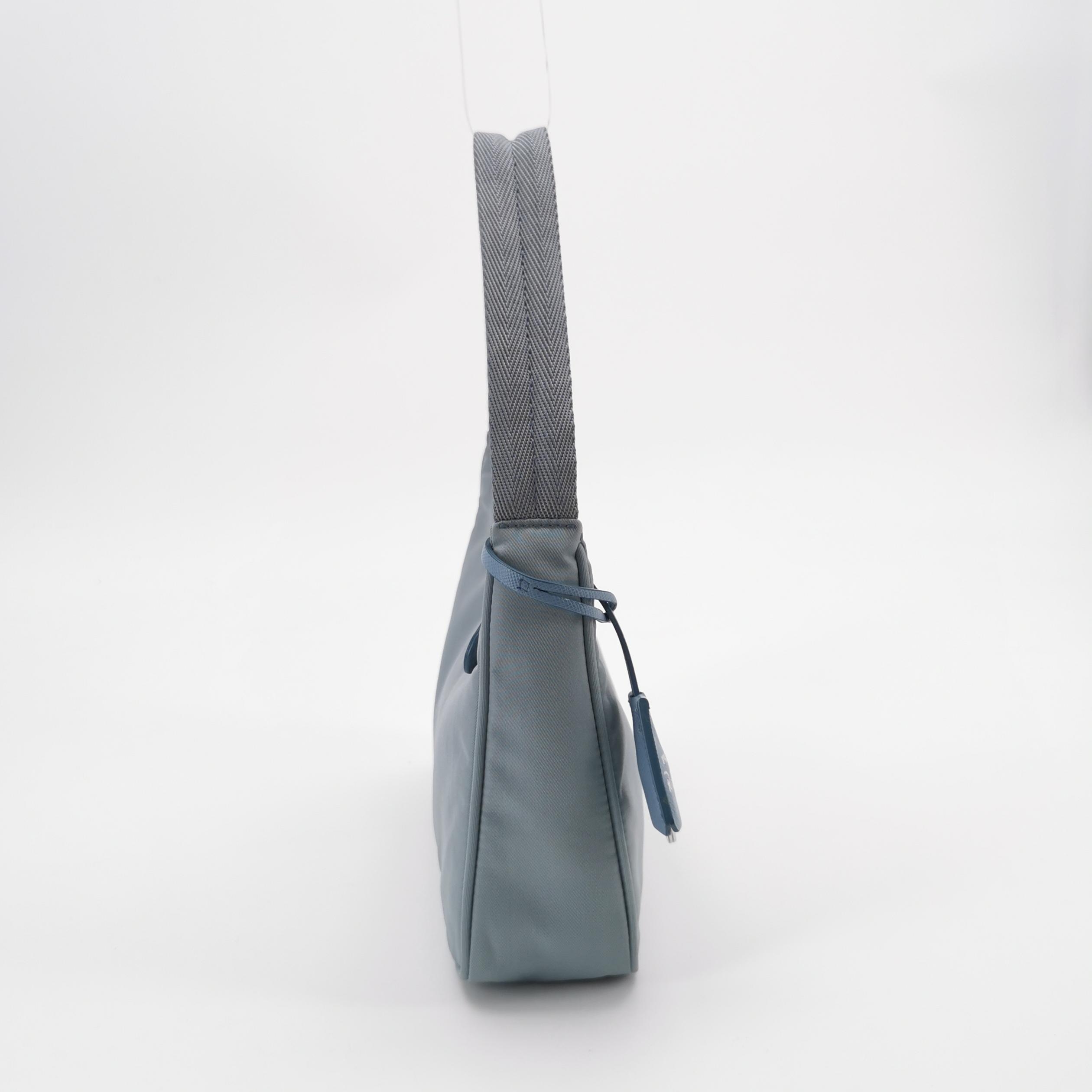 Prada Re-Edition 2000 Hobo Tessuto Mini — photo 4 of 13