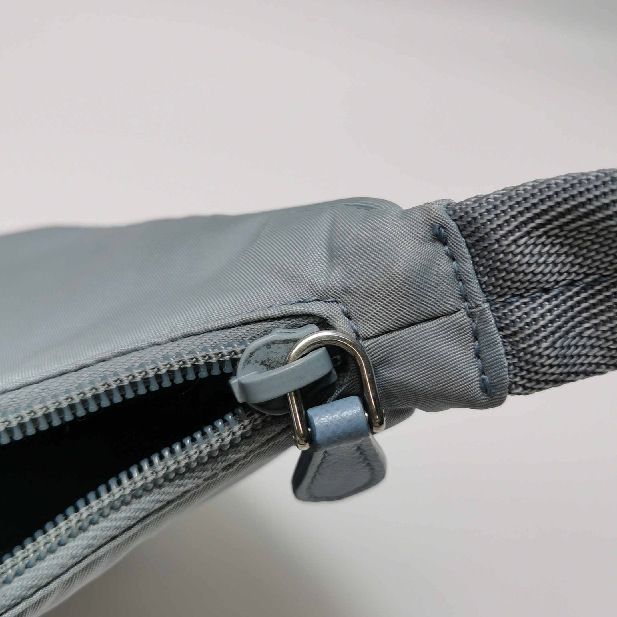 Prada Re-Edition 2000 Hobo Tessuto Mini — photo 12 of 13