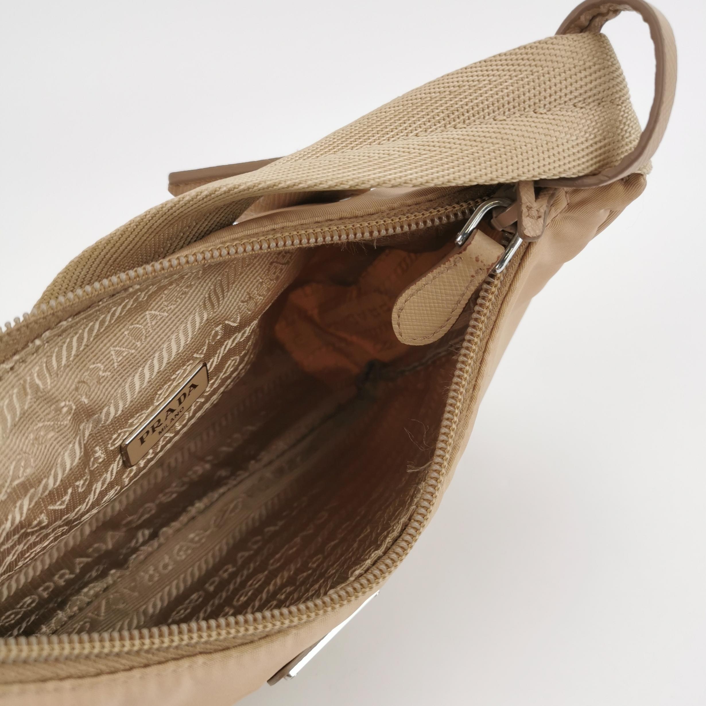 Prada Re-Edition 2000 Hobo Tessuto Mini — photo 7 of 14