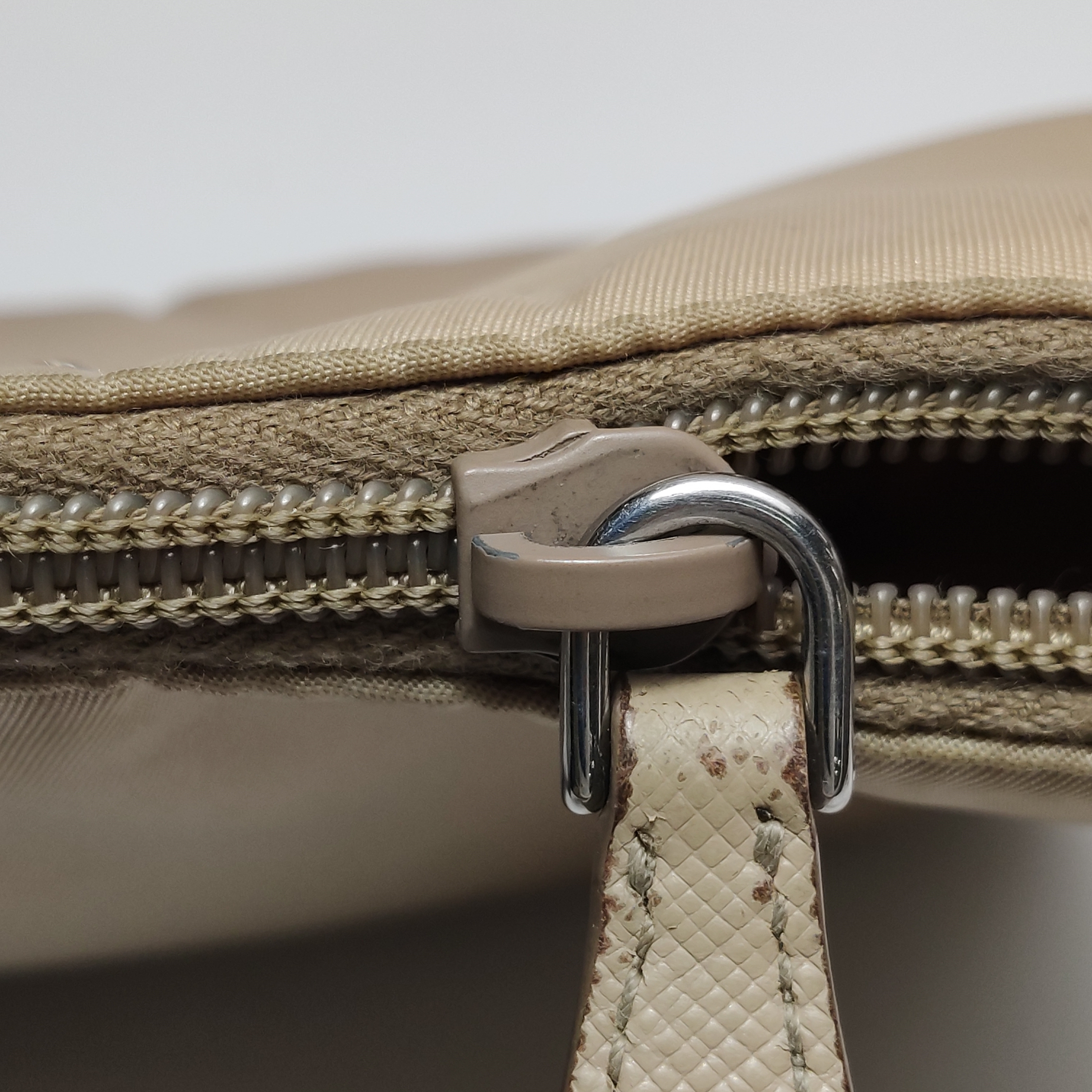 Prada Re-Edition 2000 Hobo Tessuto Mini — photo 12 of 14