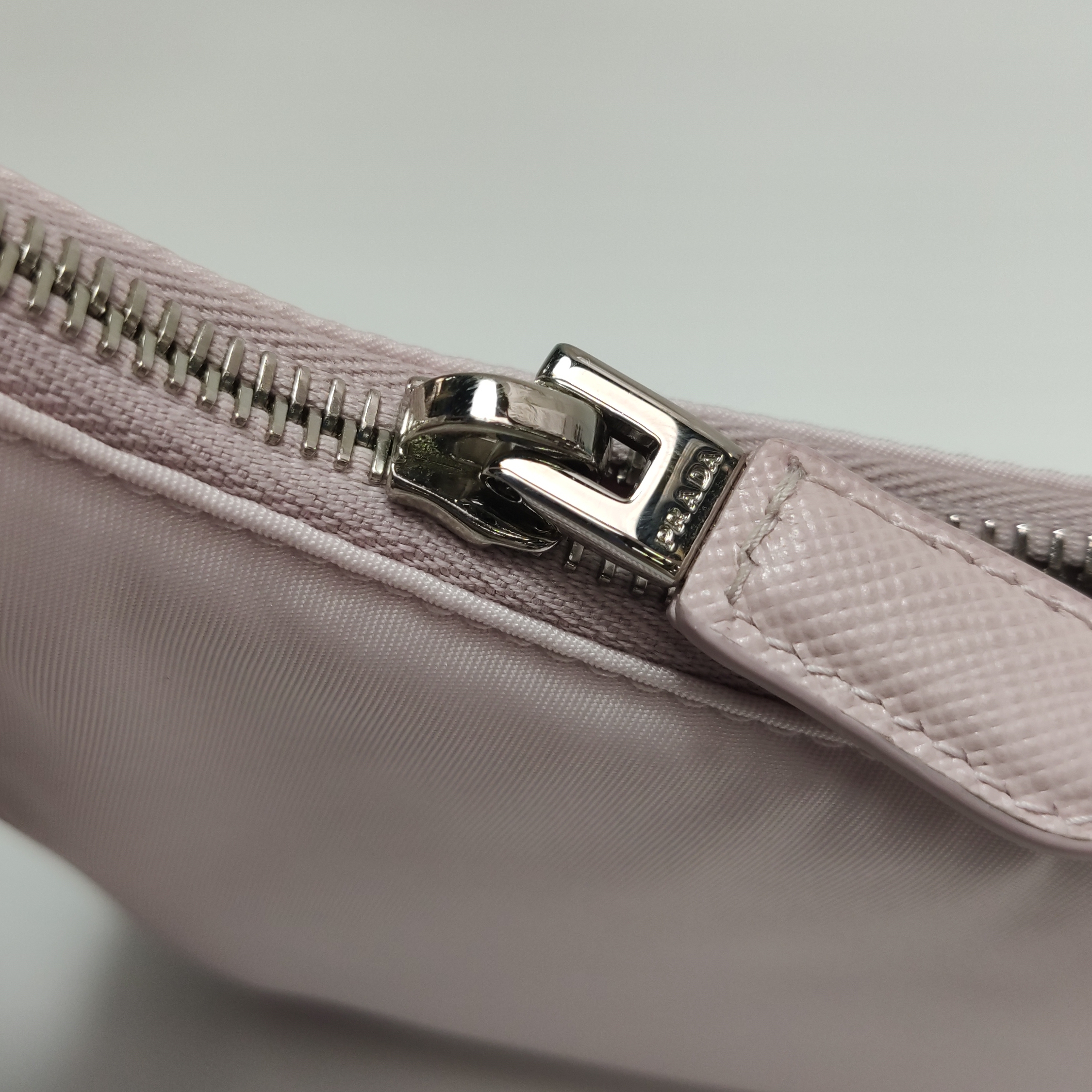 Prada Re-Edition 2000 Hobo Tessuto Mini — photo 12 of 14