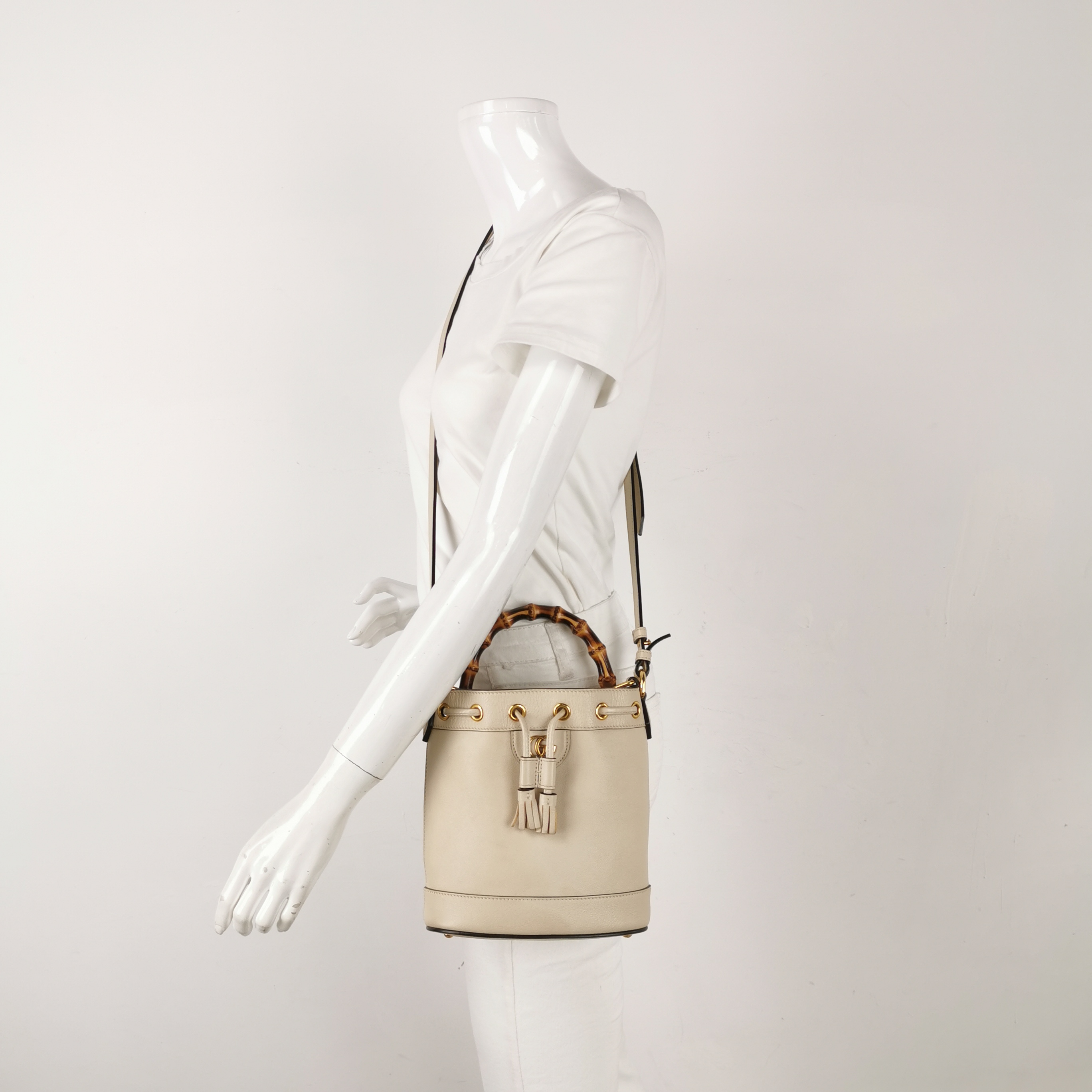 Gucci Diana NM Bamboo Drawstring Bucket Bag Leather Mini — alternate view