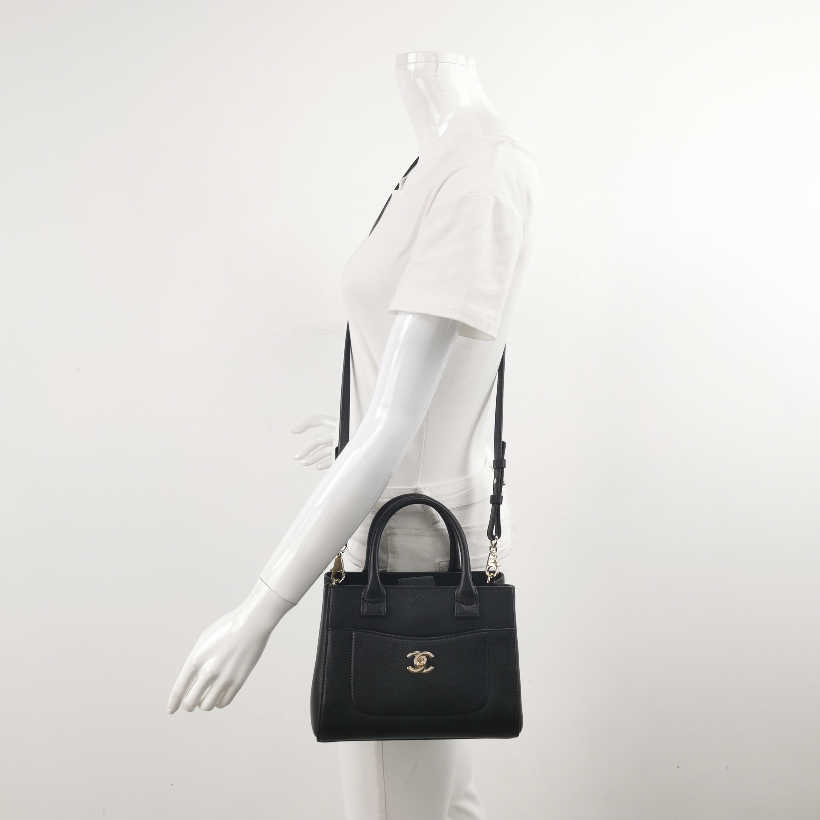 Chanel Neo Executive Tote Grained Calfskin — alternate view