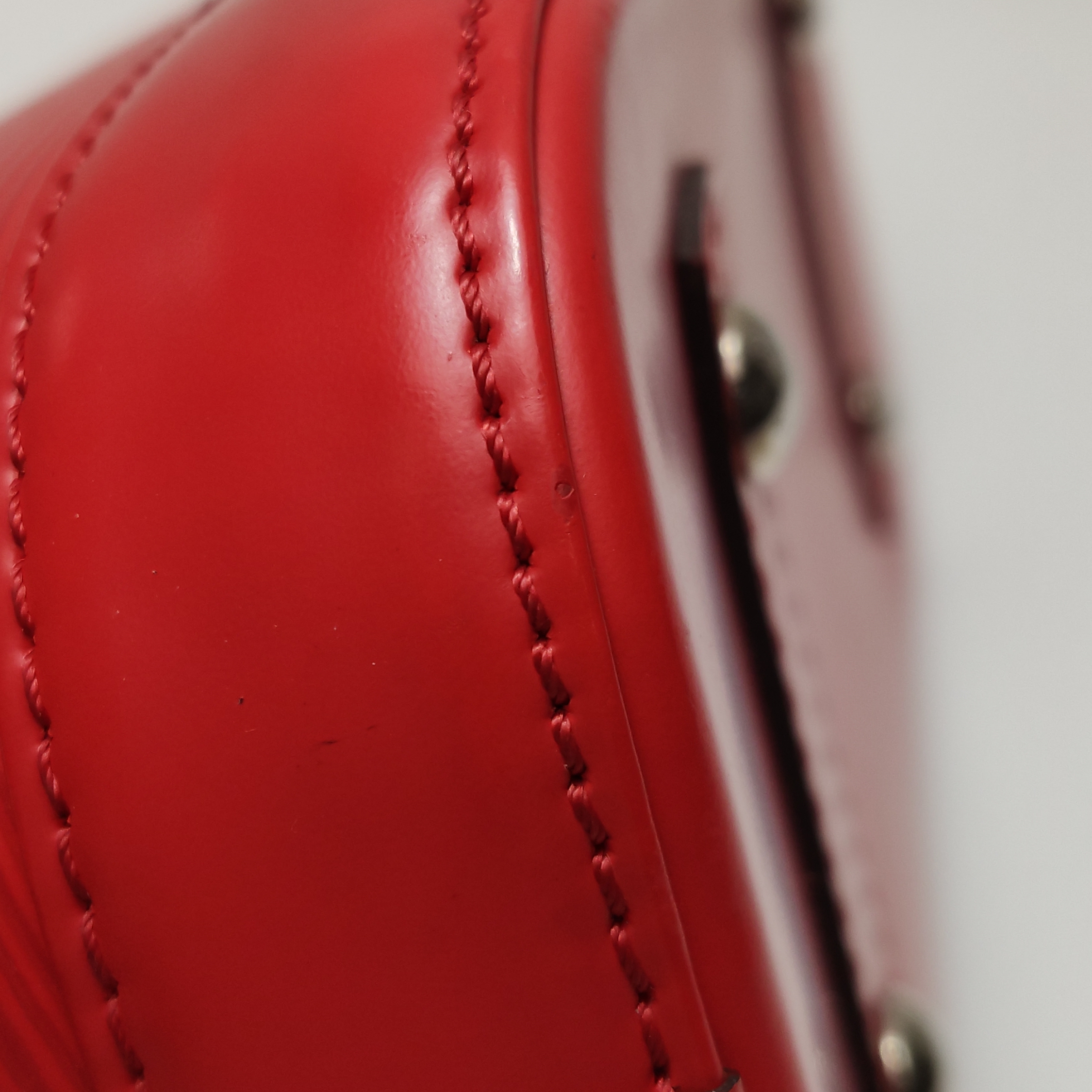 Louis Vuitton(LV) Alma Handbag Epi Leather BB — photo 11 of 14