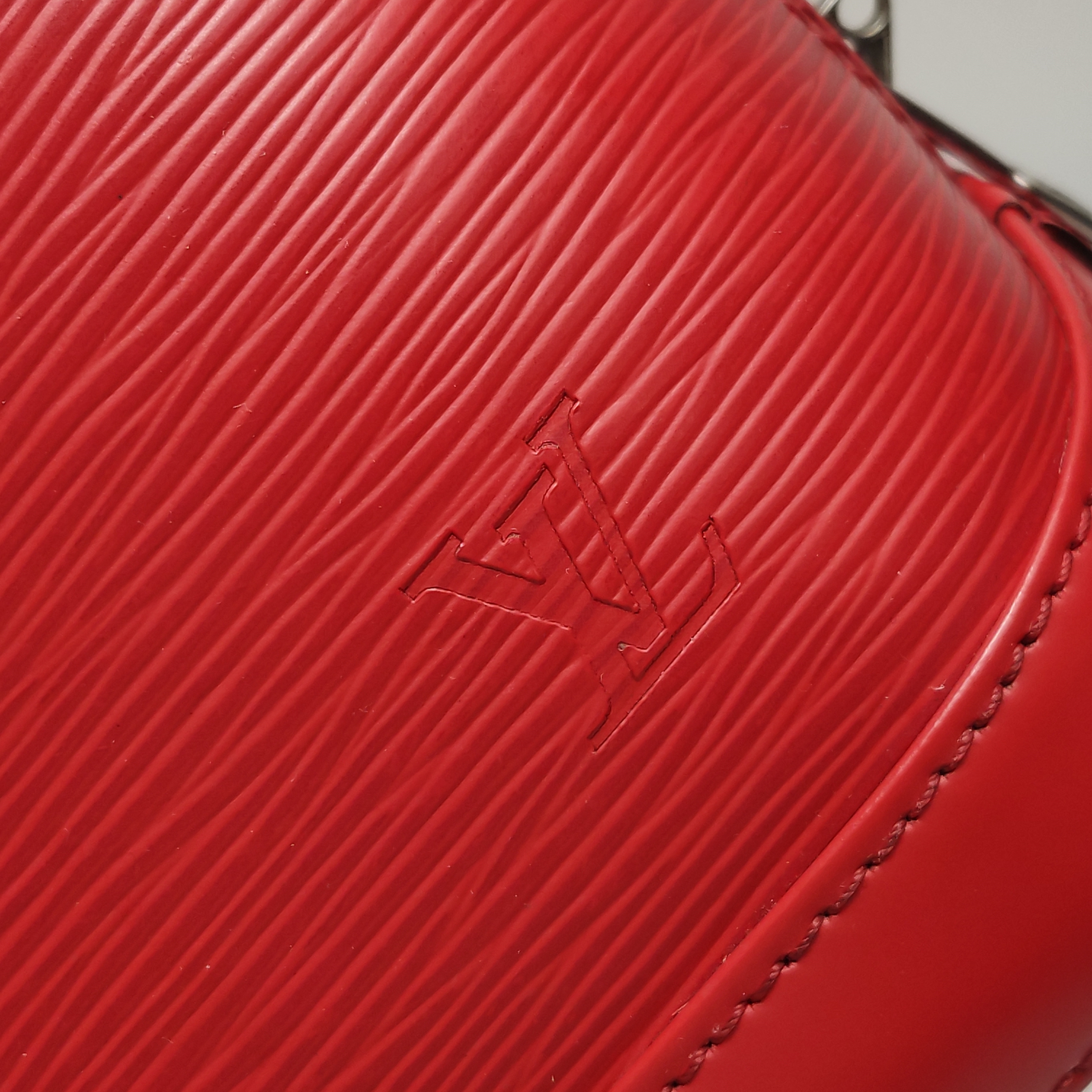 Louis Vuitton(LV) Alma Handbag Epi Leather BB — photo 9 of 14