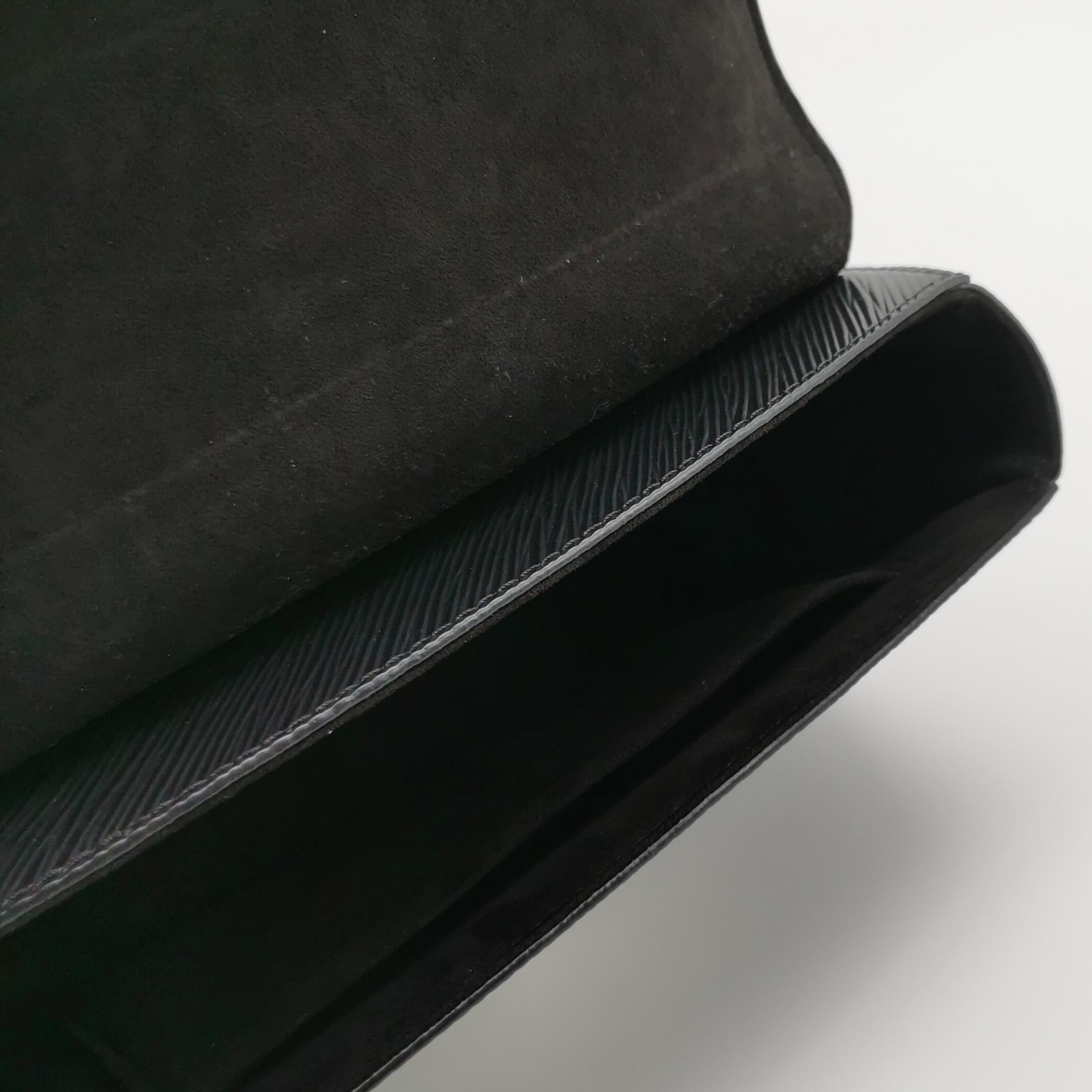 Louis Vuitton(LV) Twist Handbag Epi Leather Medium — photo 7 of 16