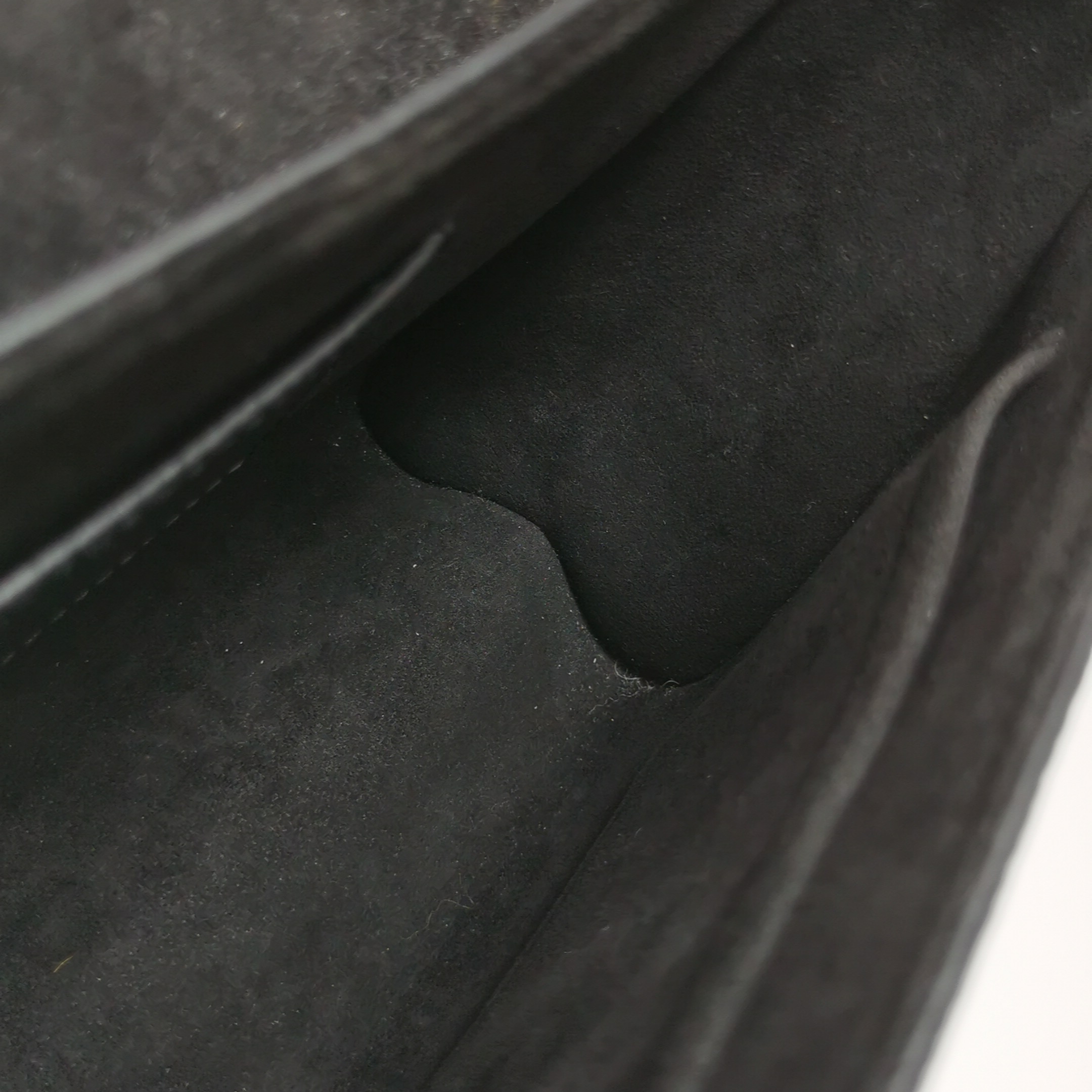 Louis Vuitton(LV) Twist Handbag Epi Leather Medium — photo 8 of 16