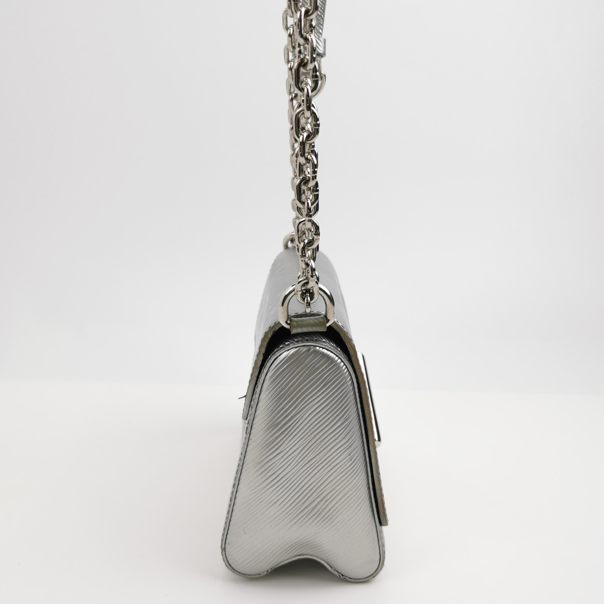 Louis Vuitton(LV) Twist Handbag Epi Leather Small — photo 4 of 16