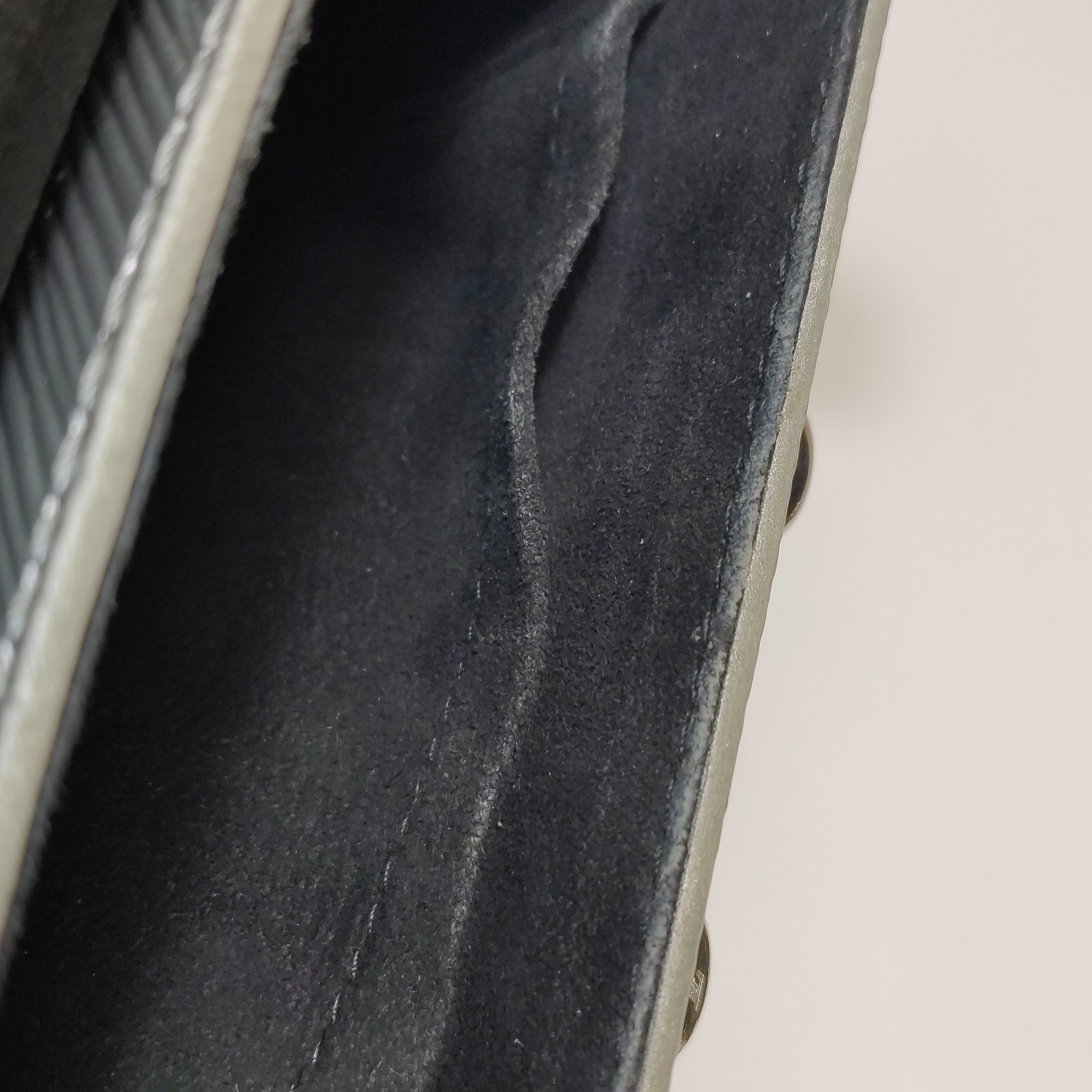 Louis Vuitton(LV) Twist Handbag Epi Leather Small — photo 10 of 16