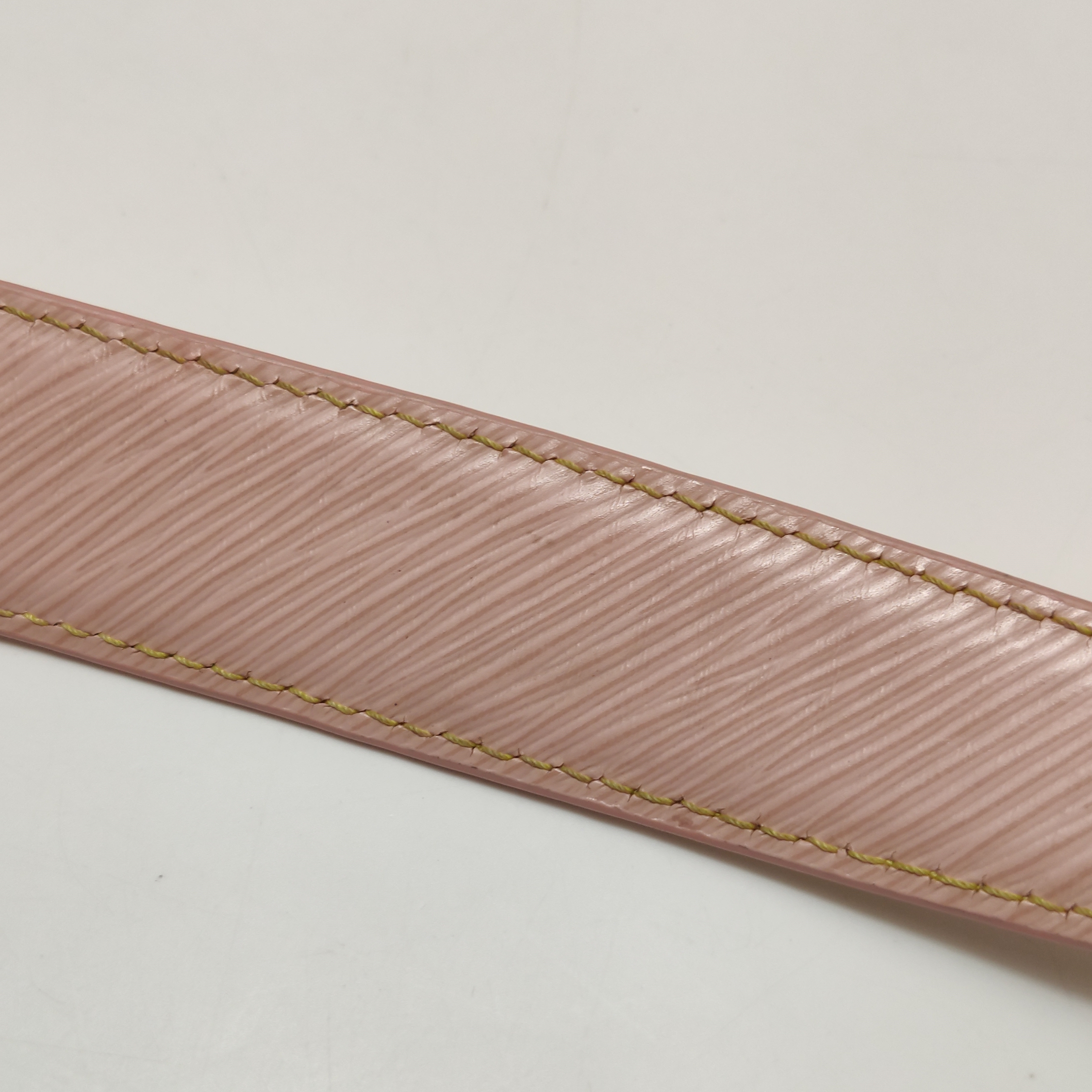 Louis Vuitton(LV) Twist Handbag Epi Leather Medium — photo 14 of 14