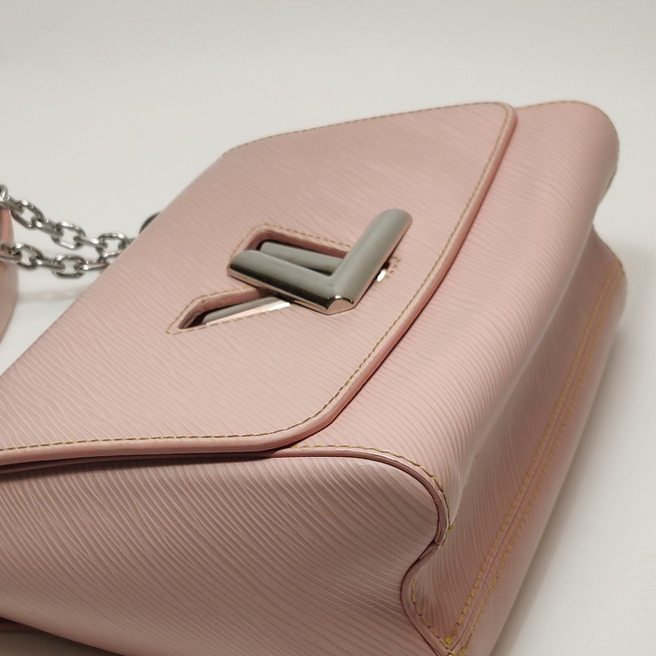 Louis Vuitton(LV) Twist Handbag Epi Leather Medium — photo 9 of 14