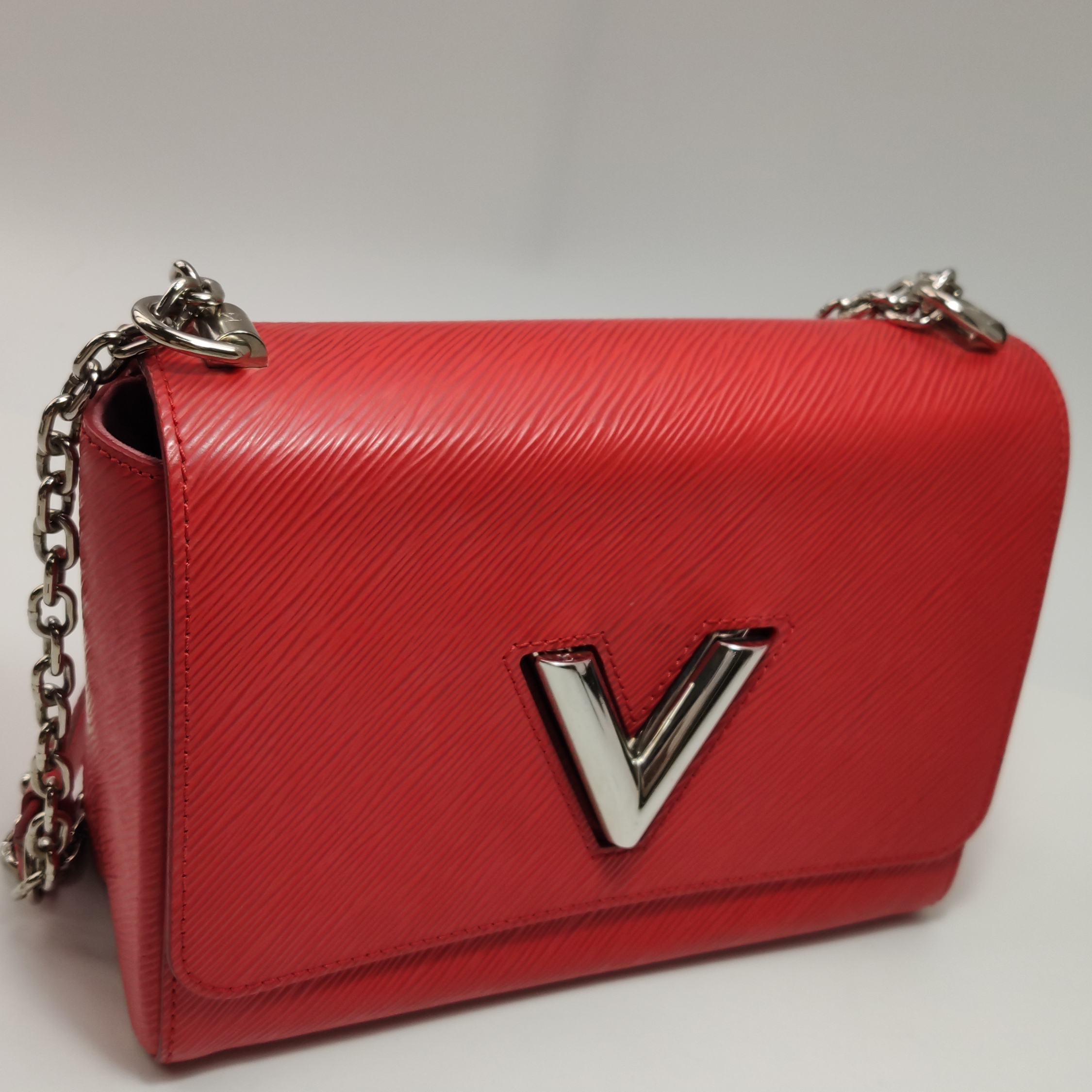 Louis Vuitton(LV) Twist Handbag Epi Leather Medium — photo 8 of 16