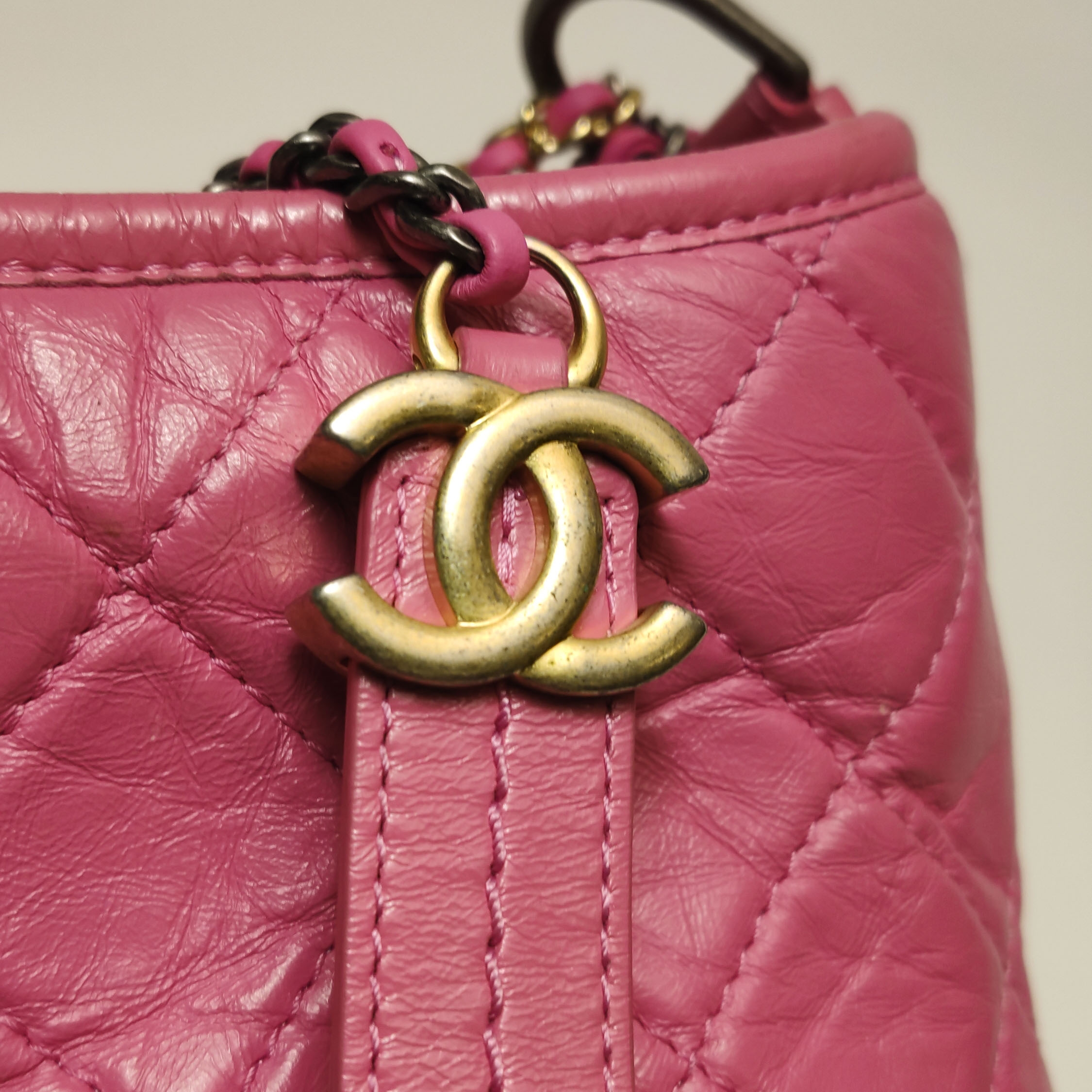 Chanel Gabrielle Hobo Quilted Aged Calfskin Small — photo 12 of 14
