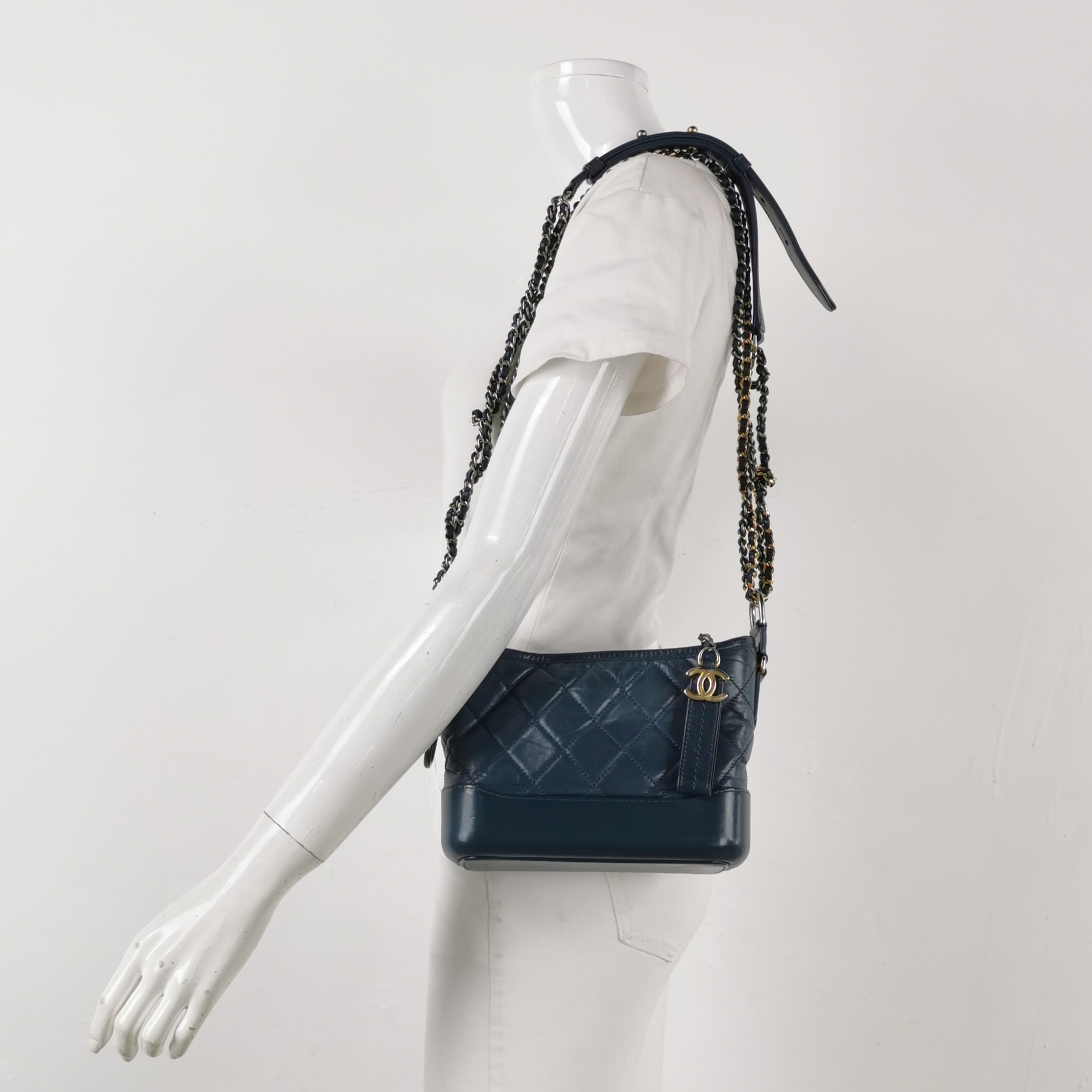 Chanel Gabrielle Hobo Quilted Aged Calfskin Small — alternate view