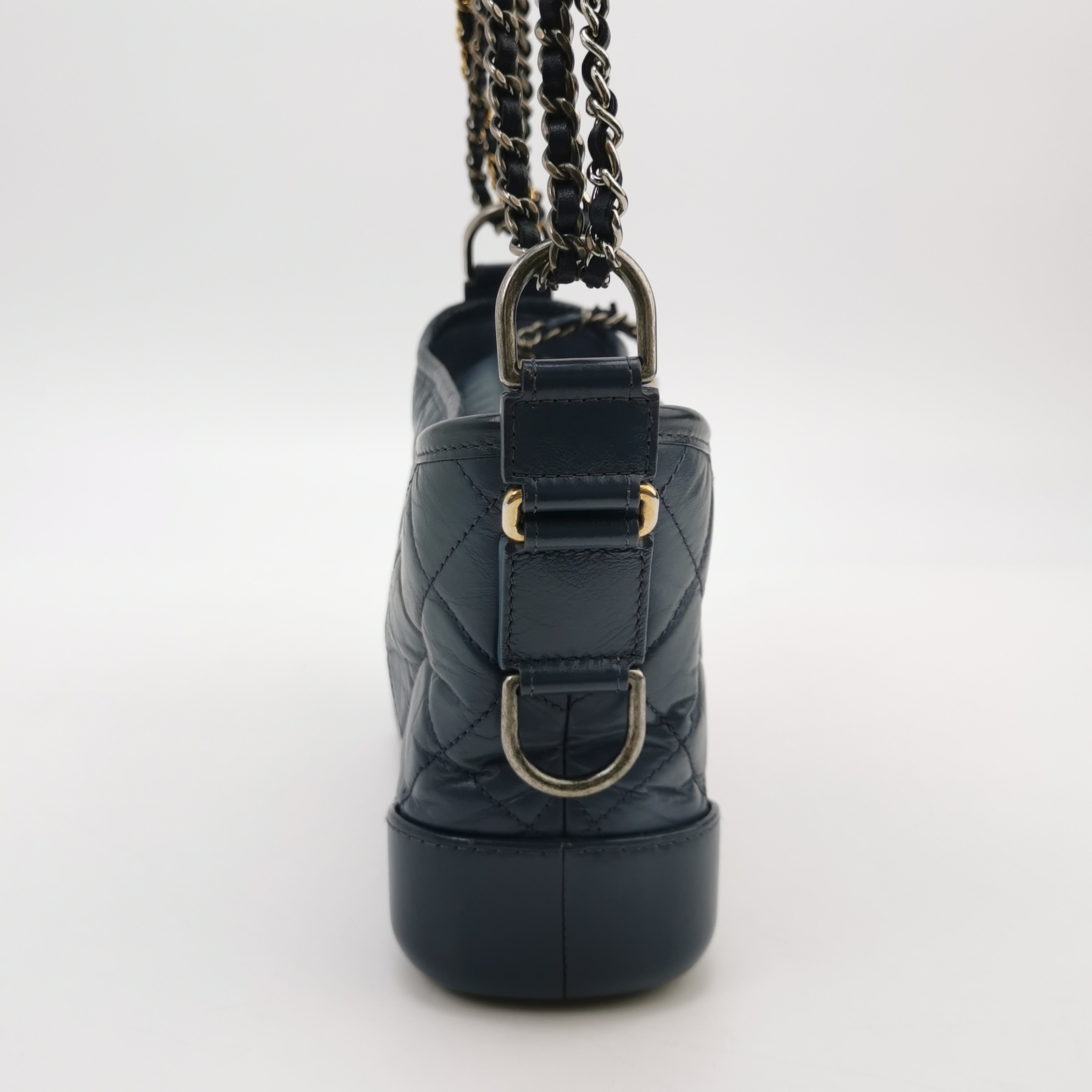 Chanel Gabrielle Hobo Quilted Aged Calfskin Small — photo 4 of 15