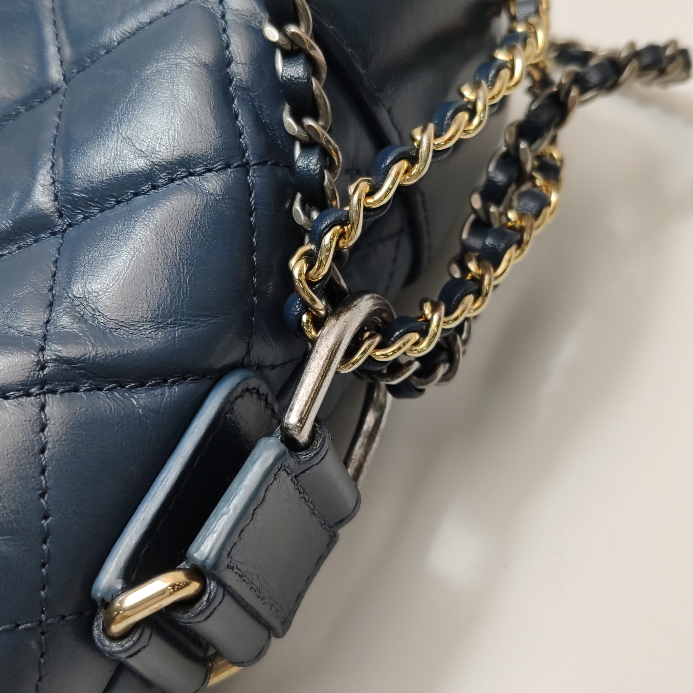 Chanel Gabrielle Hobo Quilted Aged Calfskin Small — photo 13 of 15