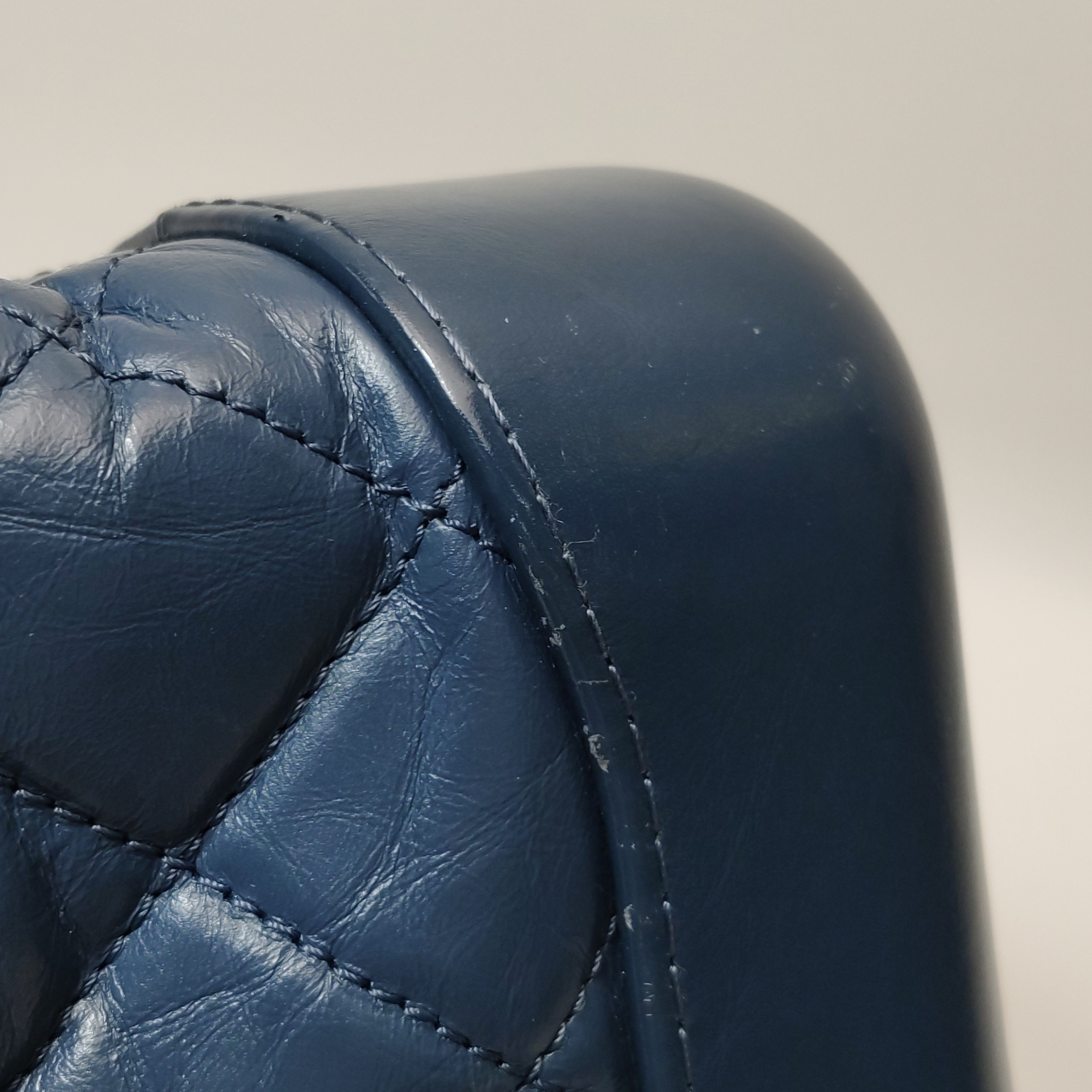 Chanel Gabrielle Hobo Quilted Aged Calfskin Small — photo 11 of 15