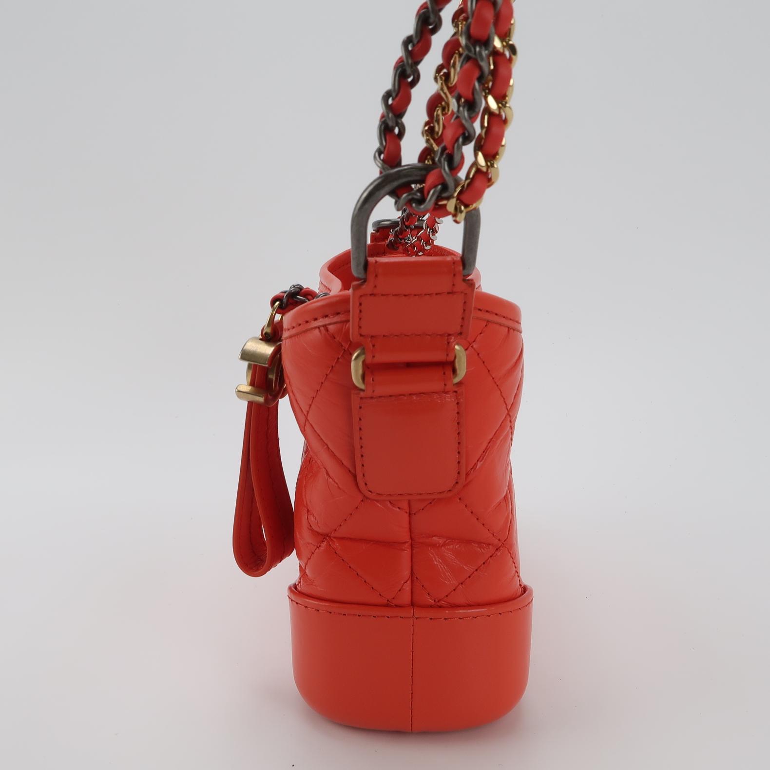 Chanel Gabrielle Hobo Quilted Aged Calfskin Small — photo 3 of 14