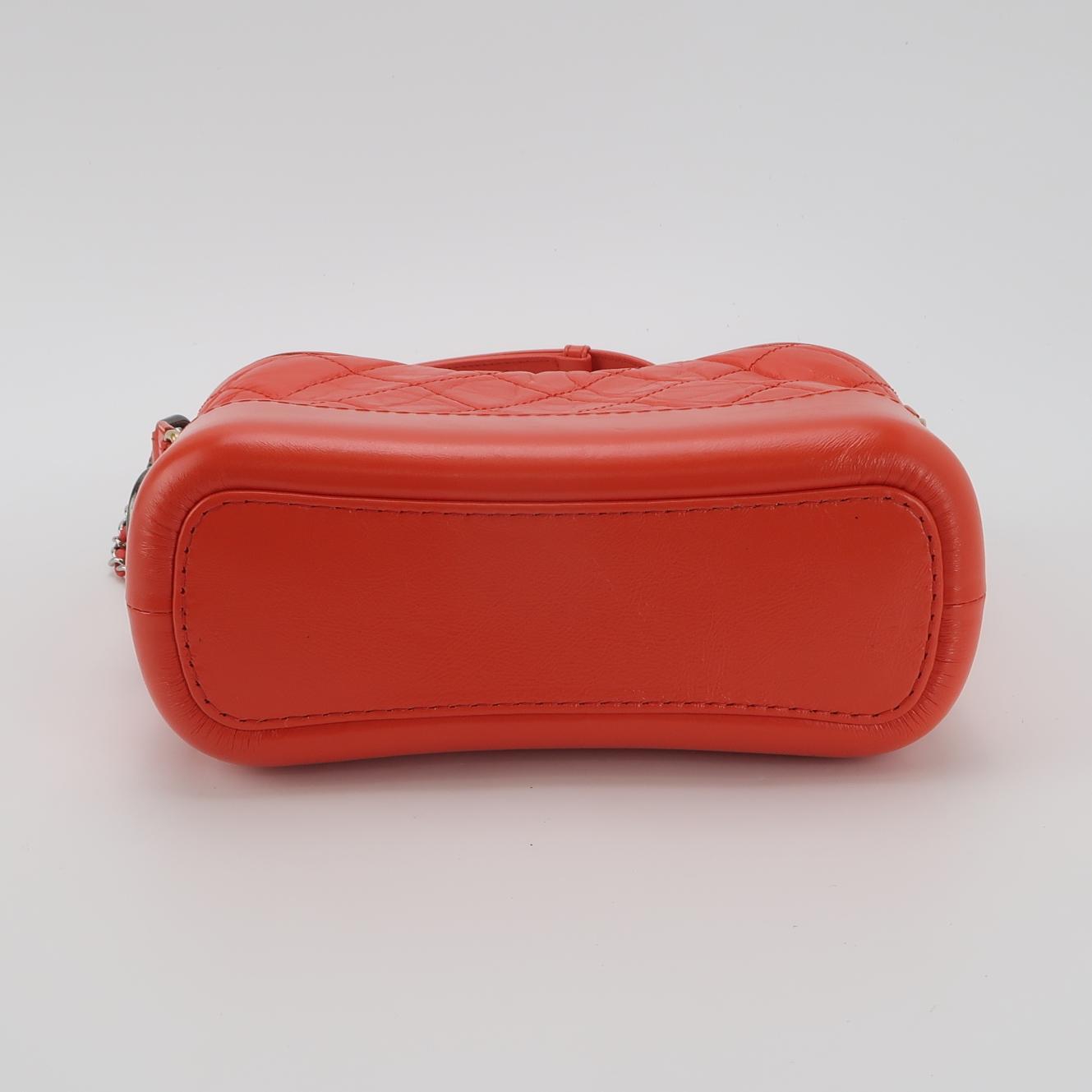 Chanel Gabrielle Hobo Quilted Aged Calfskin Small — photo 6 of 14