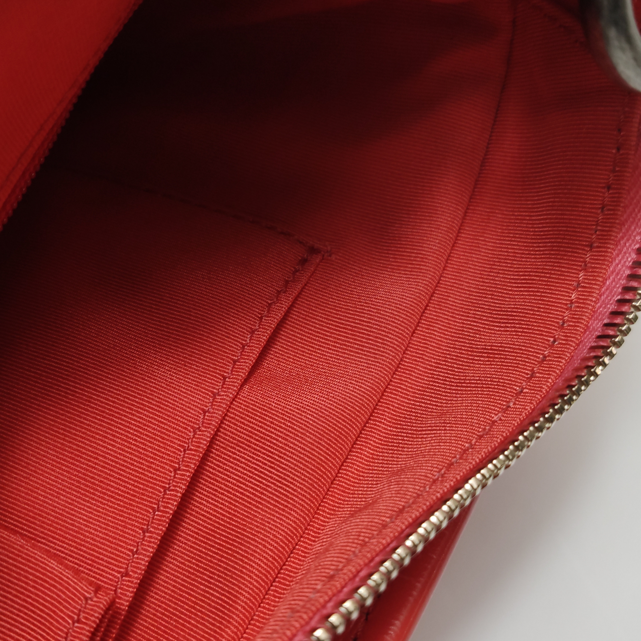 Chanel Gabrielle Hobo Quilted Aged Calfskin Small — photo 9 of 14