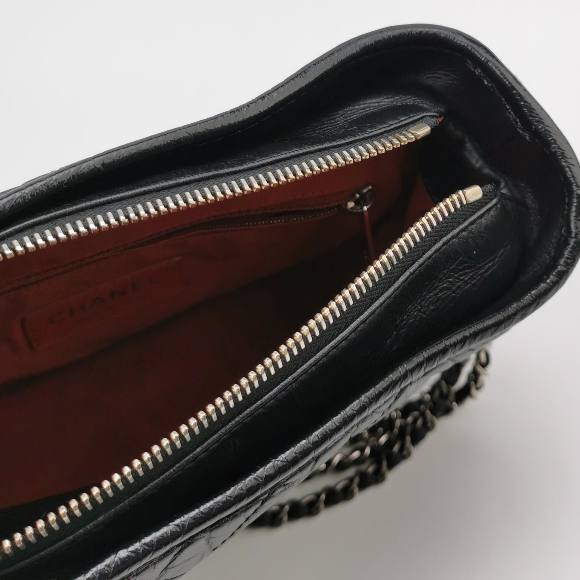 Chanel Gabrielle Hobo Quilted Aged Calfskin Small — photo 7 of 16