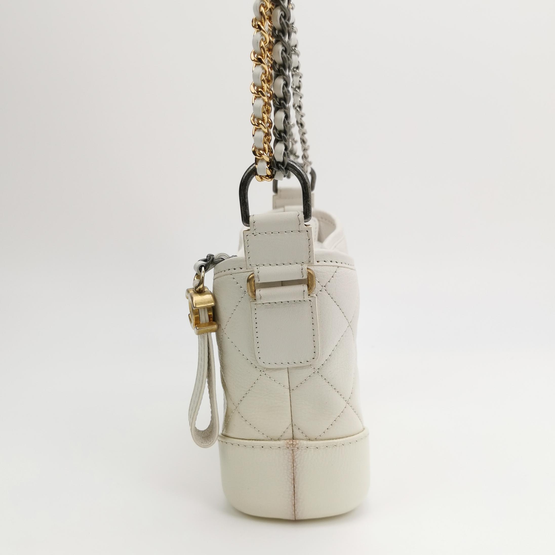 Chanel Gabrielle Hobo Quilted Aged Calfskin Small — photo 3 of 15