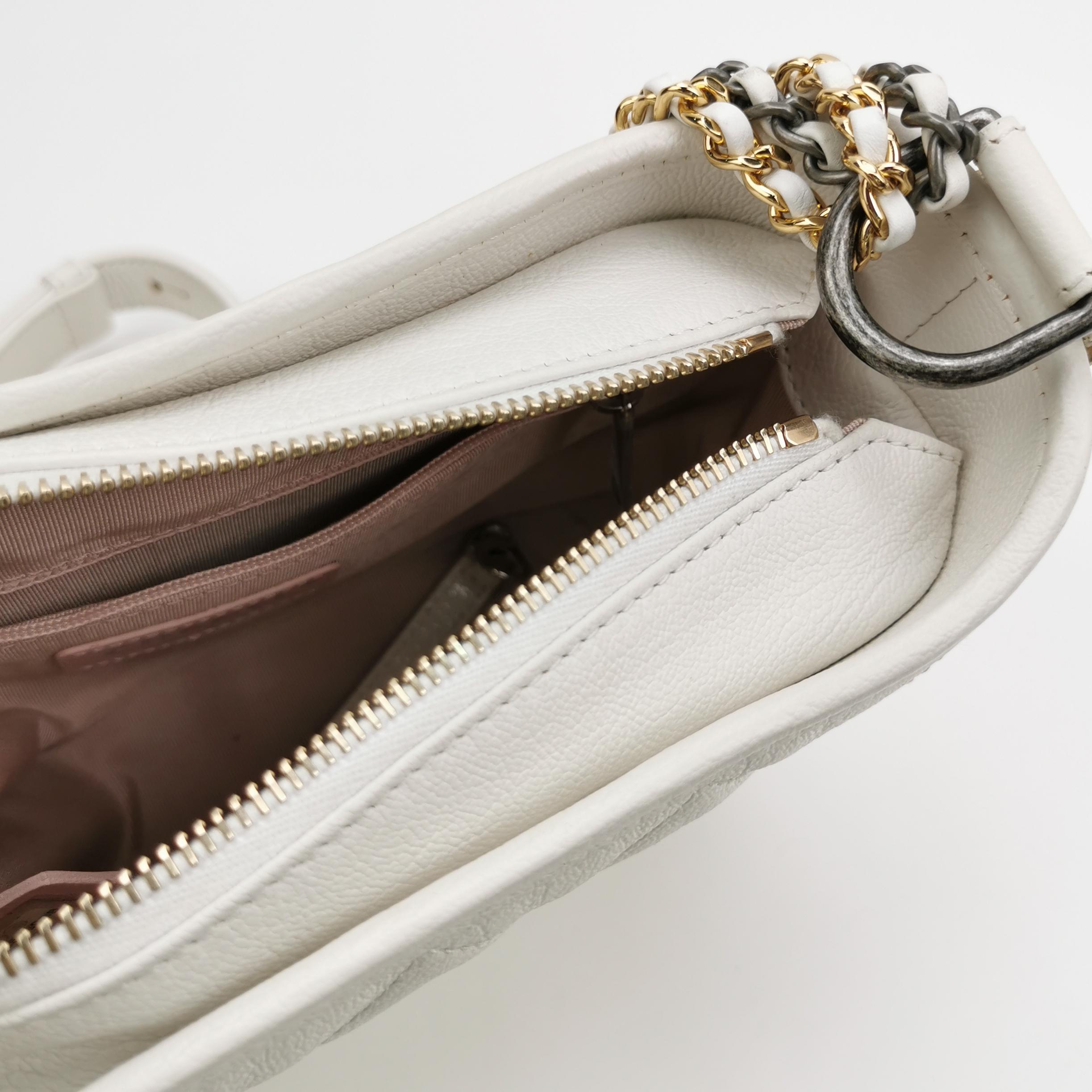 Chanel Gabrielle Hobo Quilted Aged Calfskin Small — photo 7 of 15