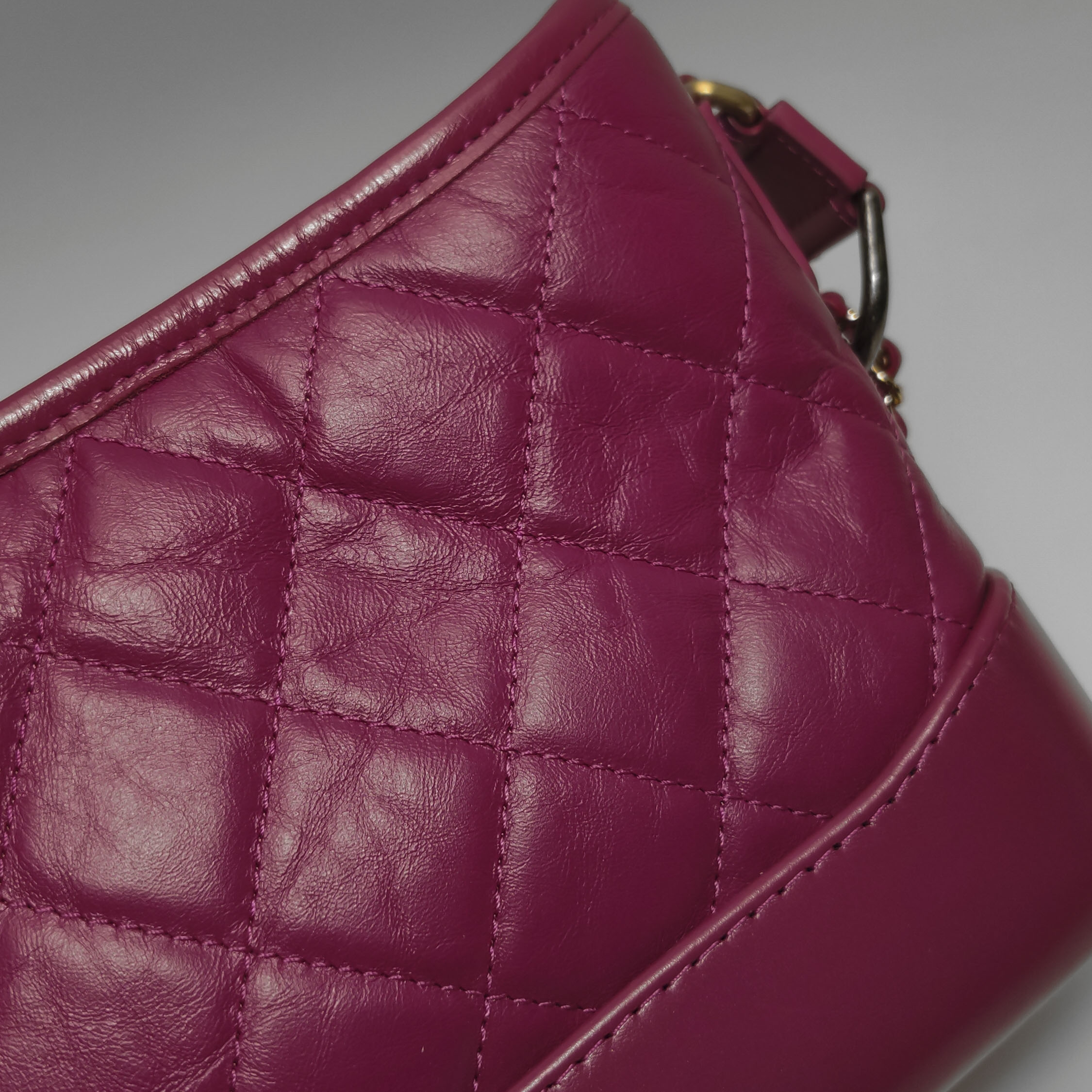 Chanel Gabrielle Hobo Quilted Aged Calfskin Small — photo 7 of 16