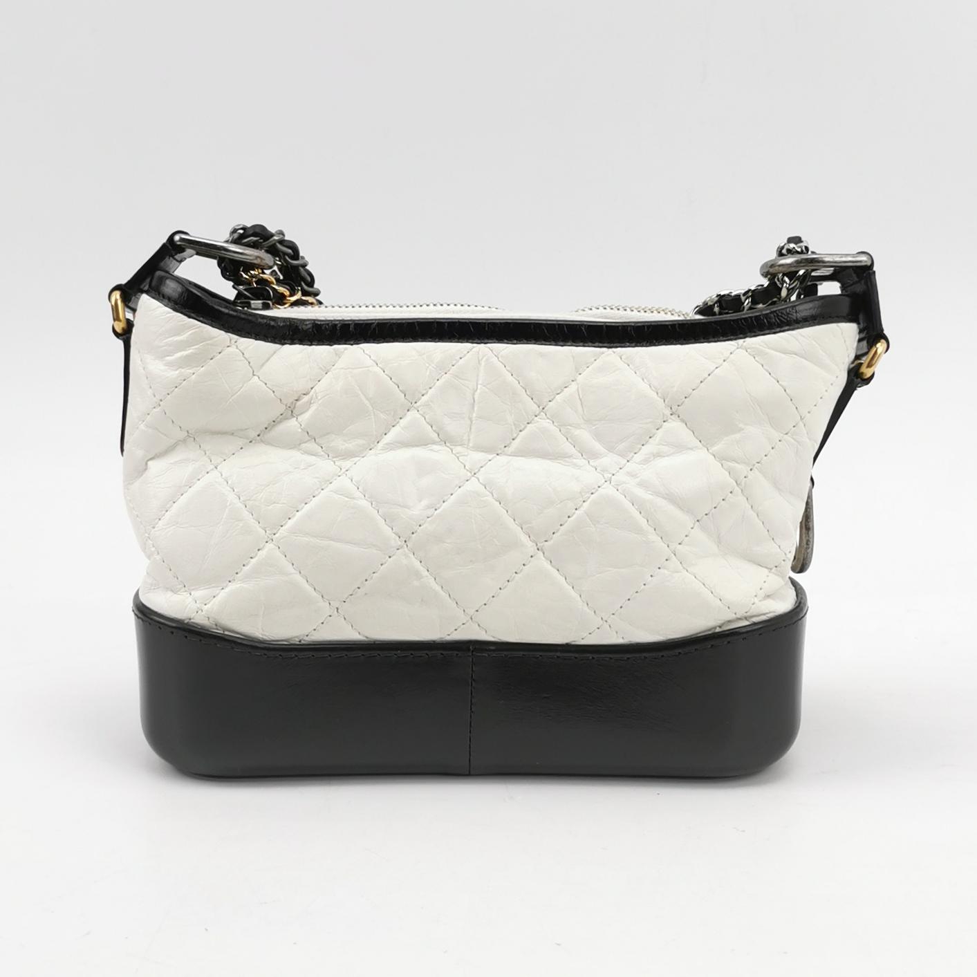 Chanel Gabrielle Hobo Quilted Aged Calfskin Small — photo 4 of 9
