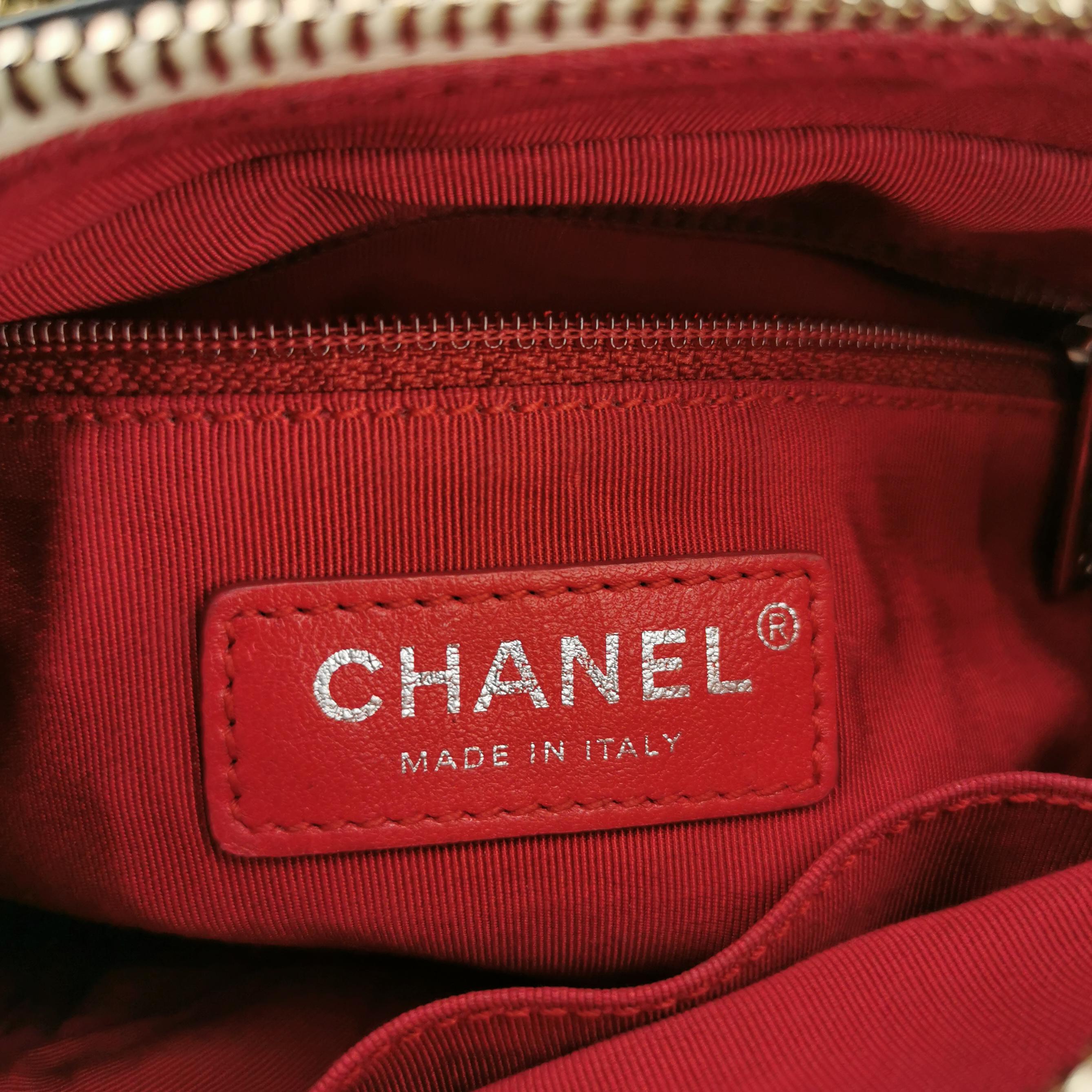 Chanel Gabrielle Hobo Quilted Aged Calfskin Small — photo 8 of 9