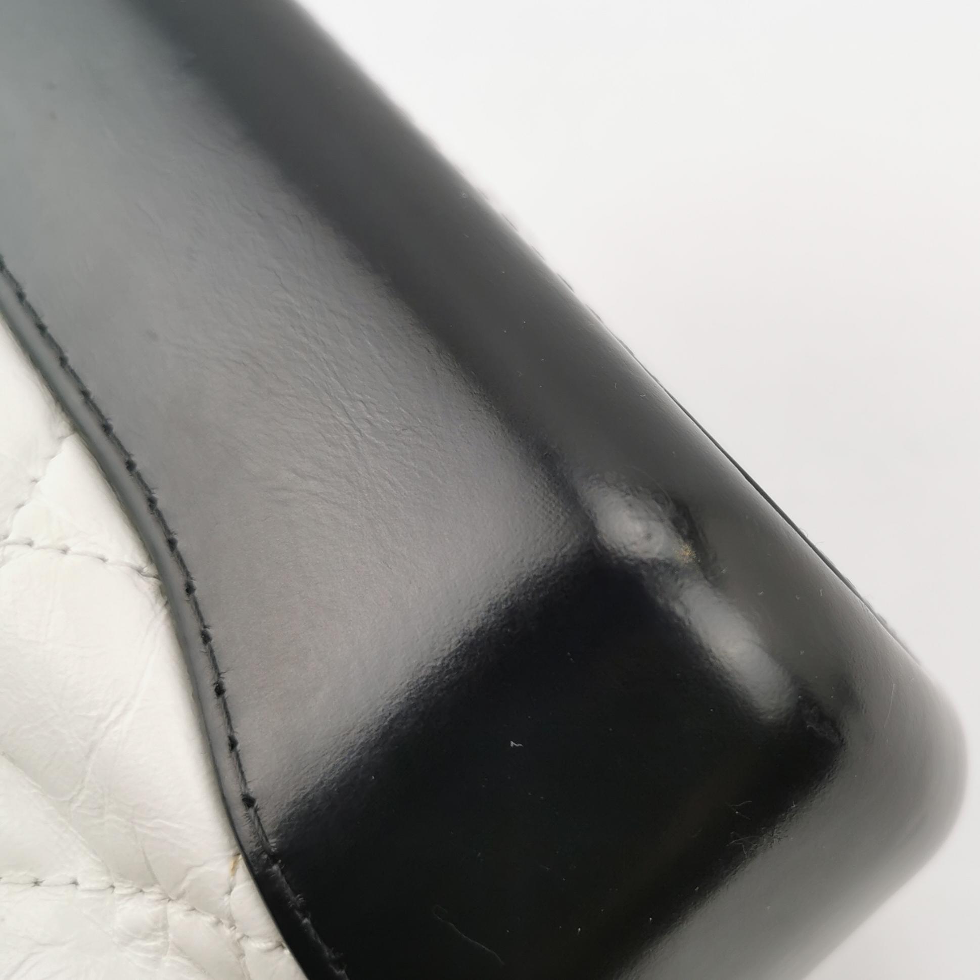 Chanel Gabrielle Hobo Quilted Aged Calfskin Small — photo 6 of 9