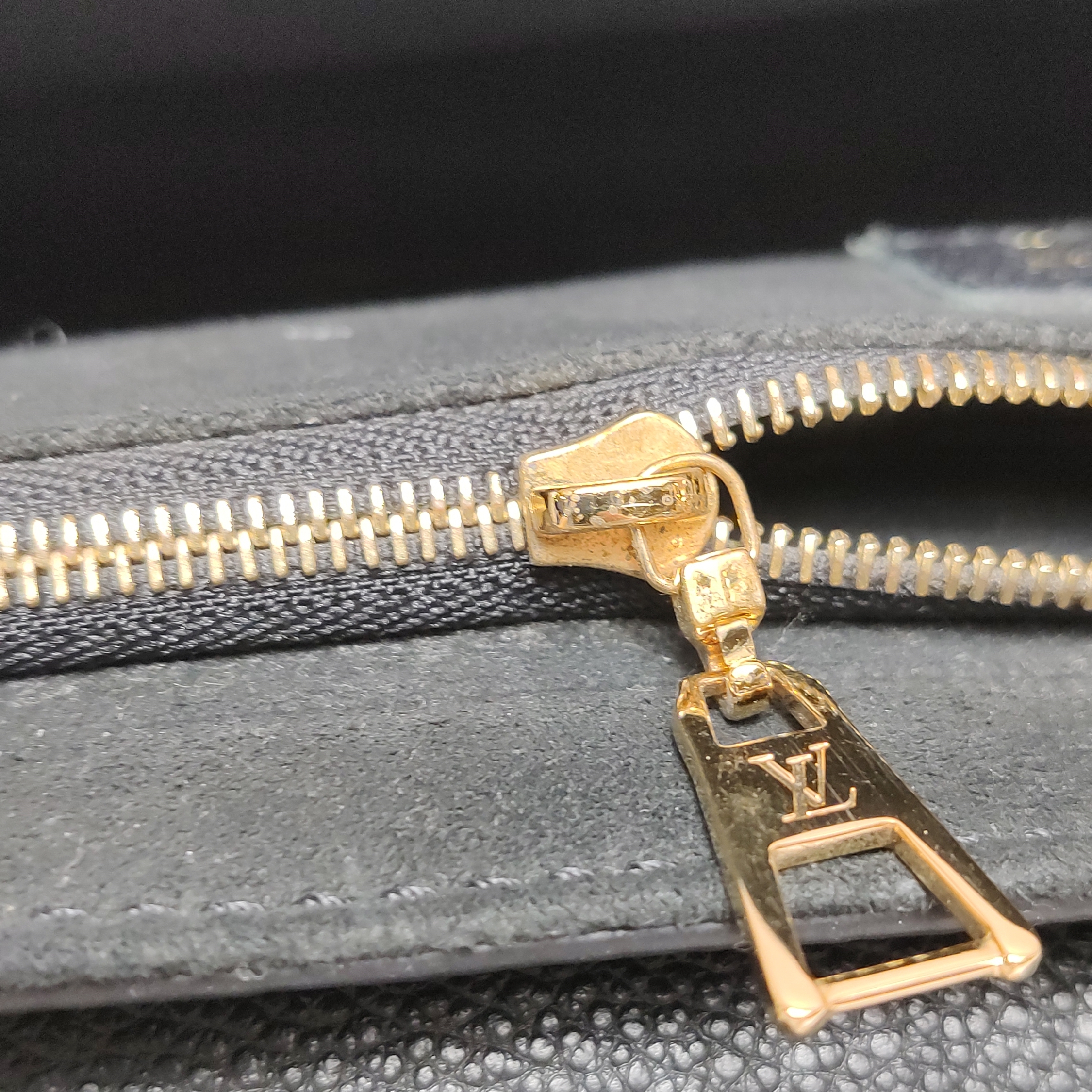 Louis Vuitton(LV) Vavin Handbag Monogram Empreinte Leather PM — photo 12 of 14