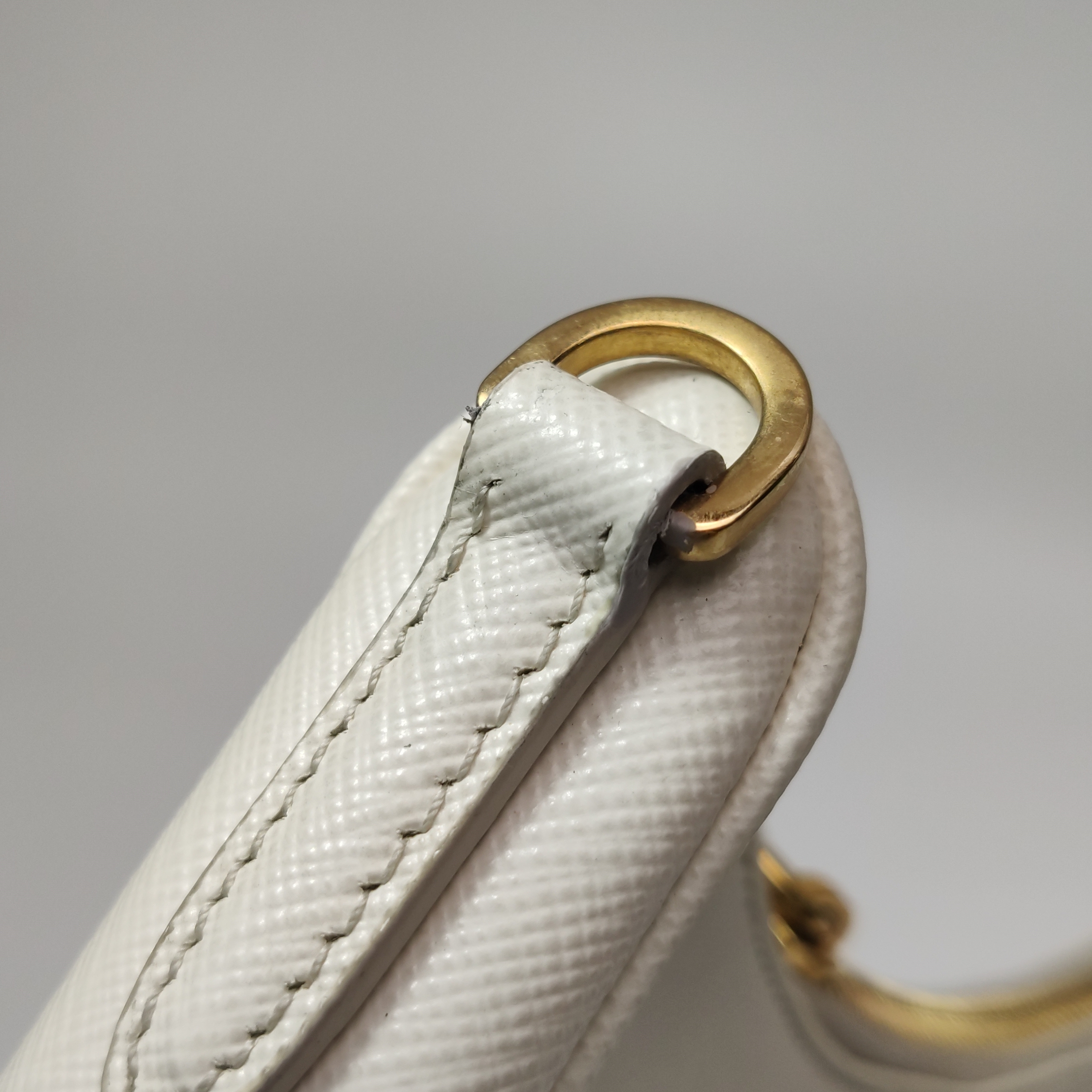 Prada Re-Edition 2005 Shoulder Bag Saffiano Leather Small — photo 12 of 16